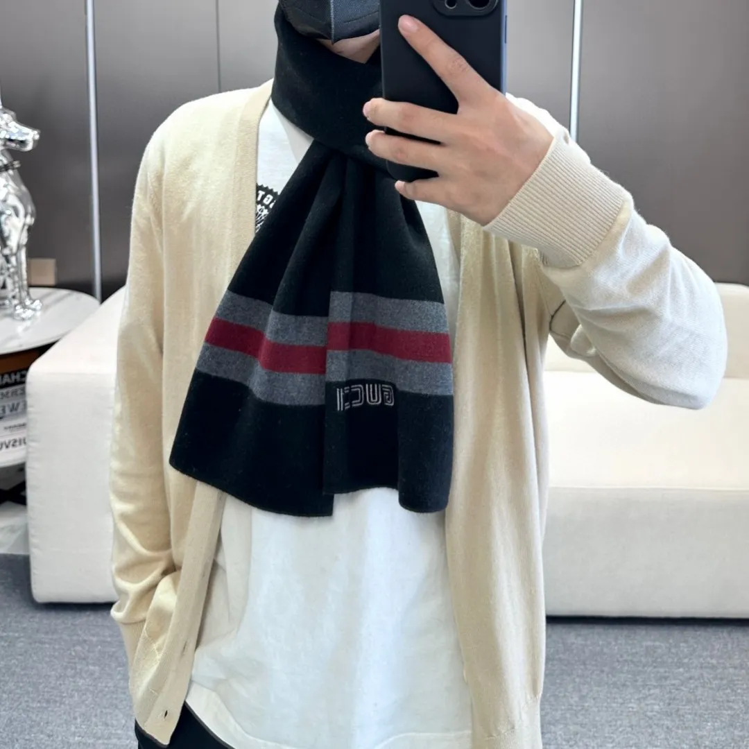 【GUCCI グッチ】スカーフ  32*180CM  241209