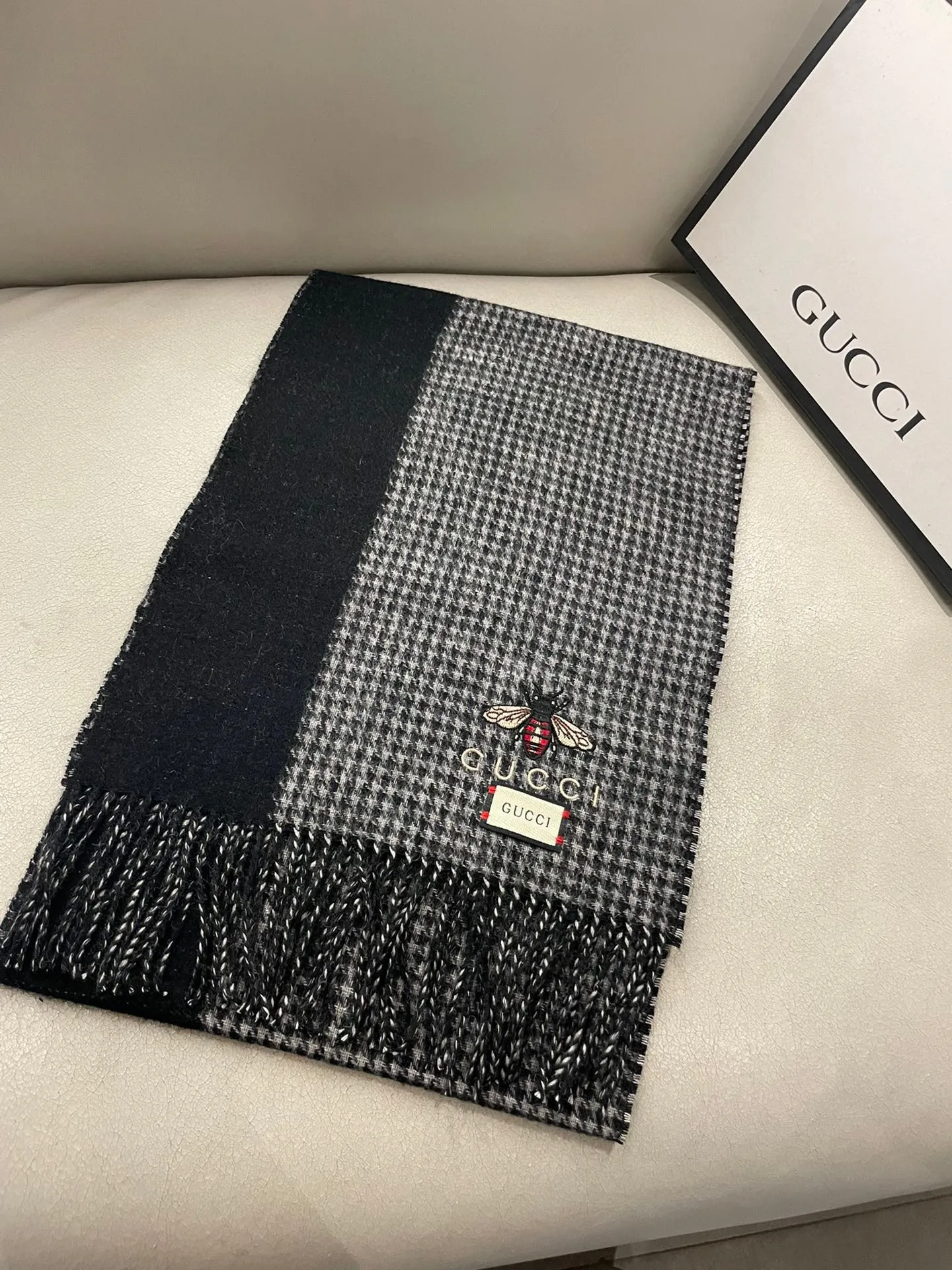 【GUCCI グッチ】スカーフ  32*180CM  241209