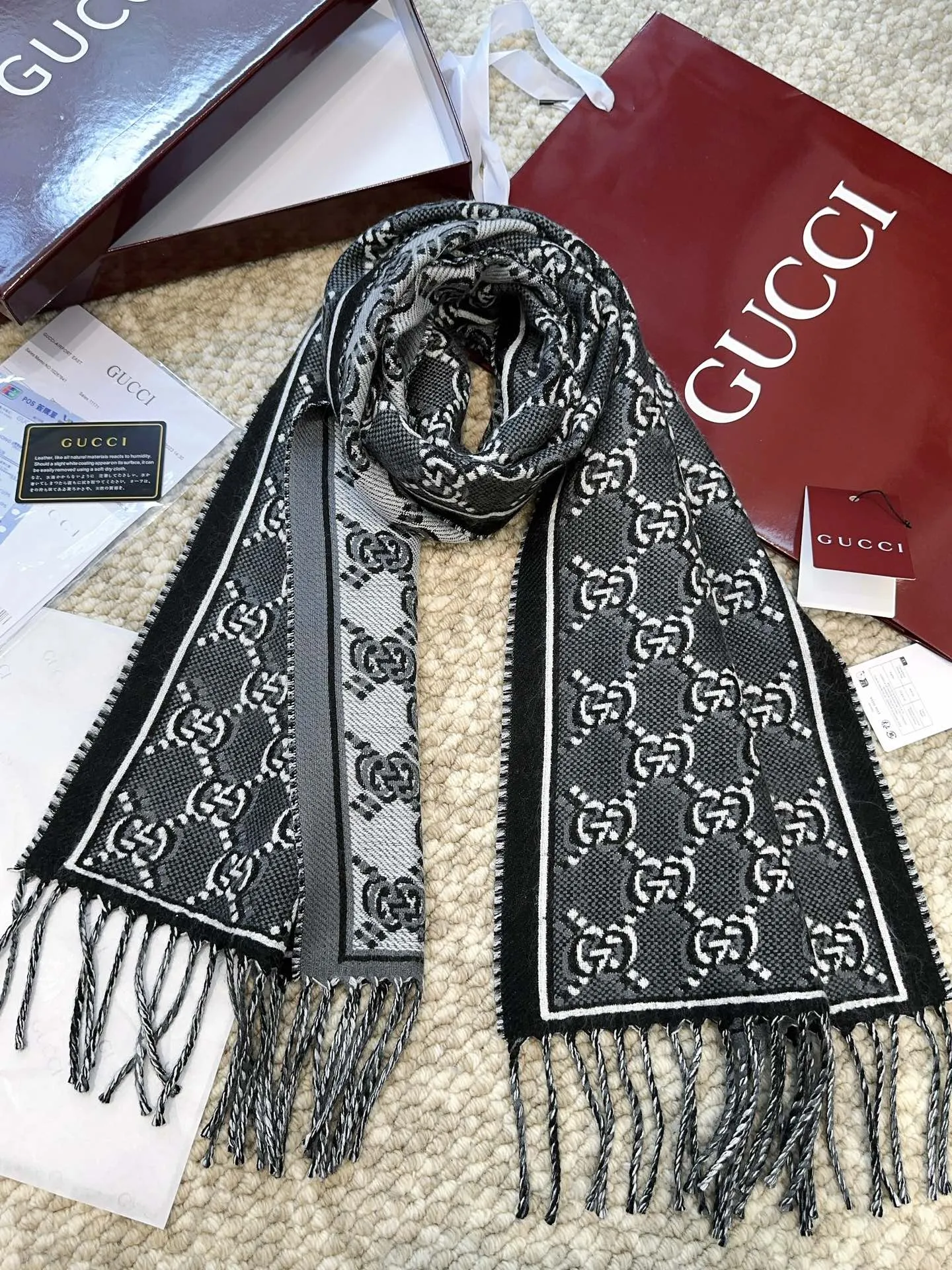 【GUCCI グッチ】スカーフ  33*195CM  241209