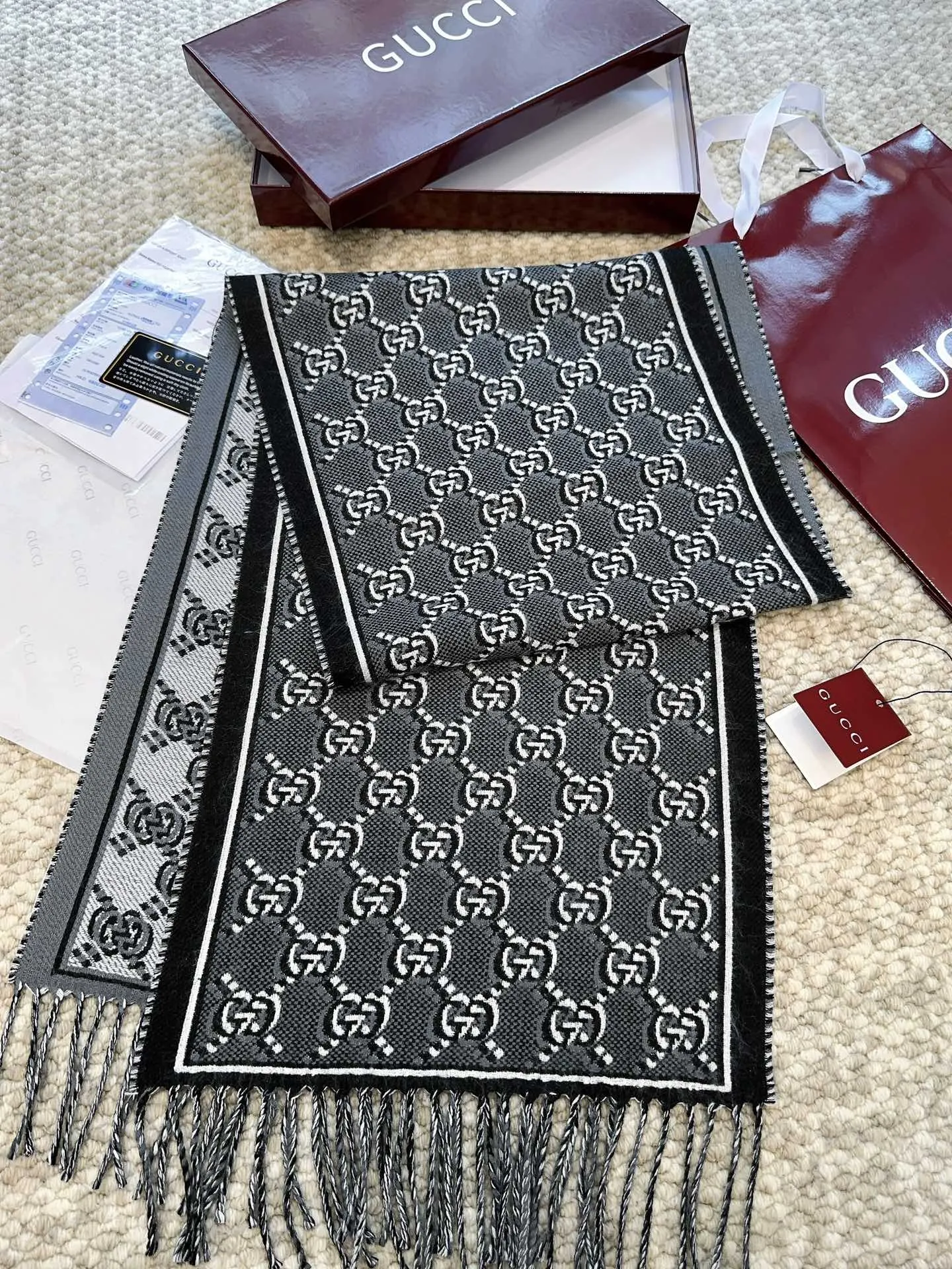【GUCCI グッチ】スカーフ  33*195CM  241209