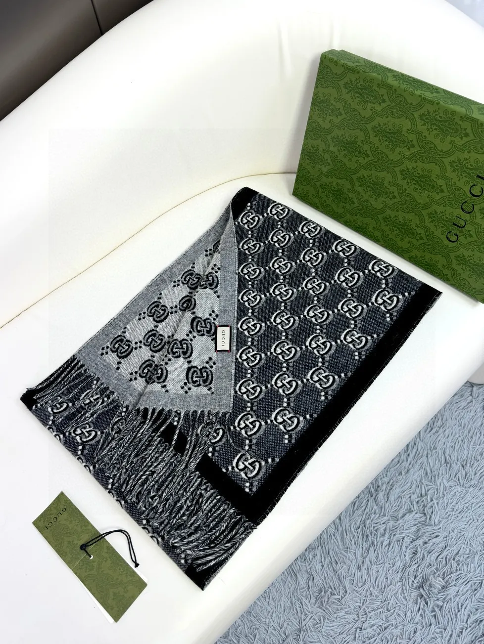 【GUCCI グッチ】スカーフ  180*35CM  241209