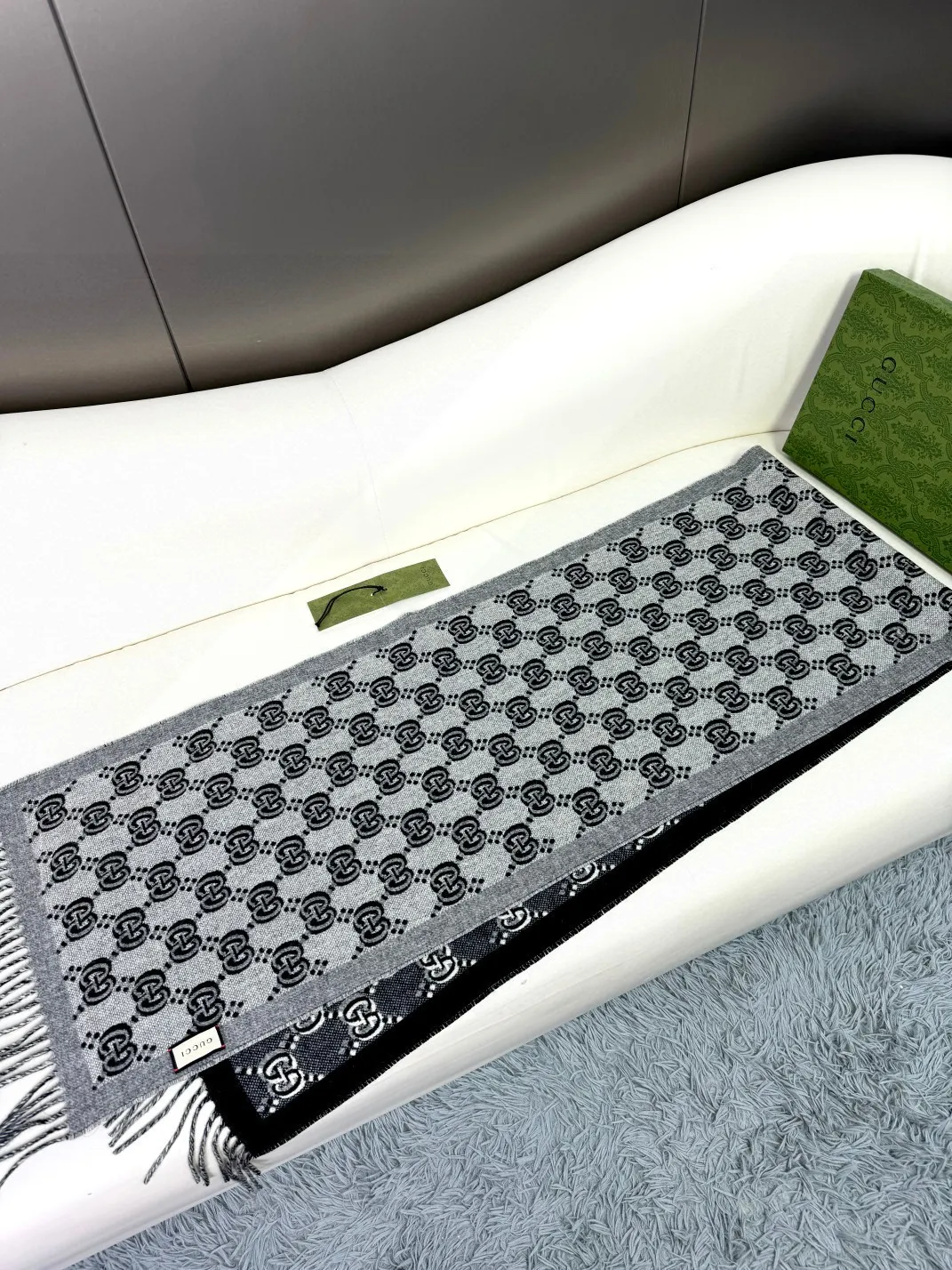 【GUCCI グッチ】スカーフ  180*35CM  241209