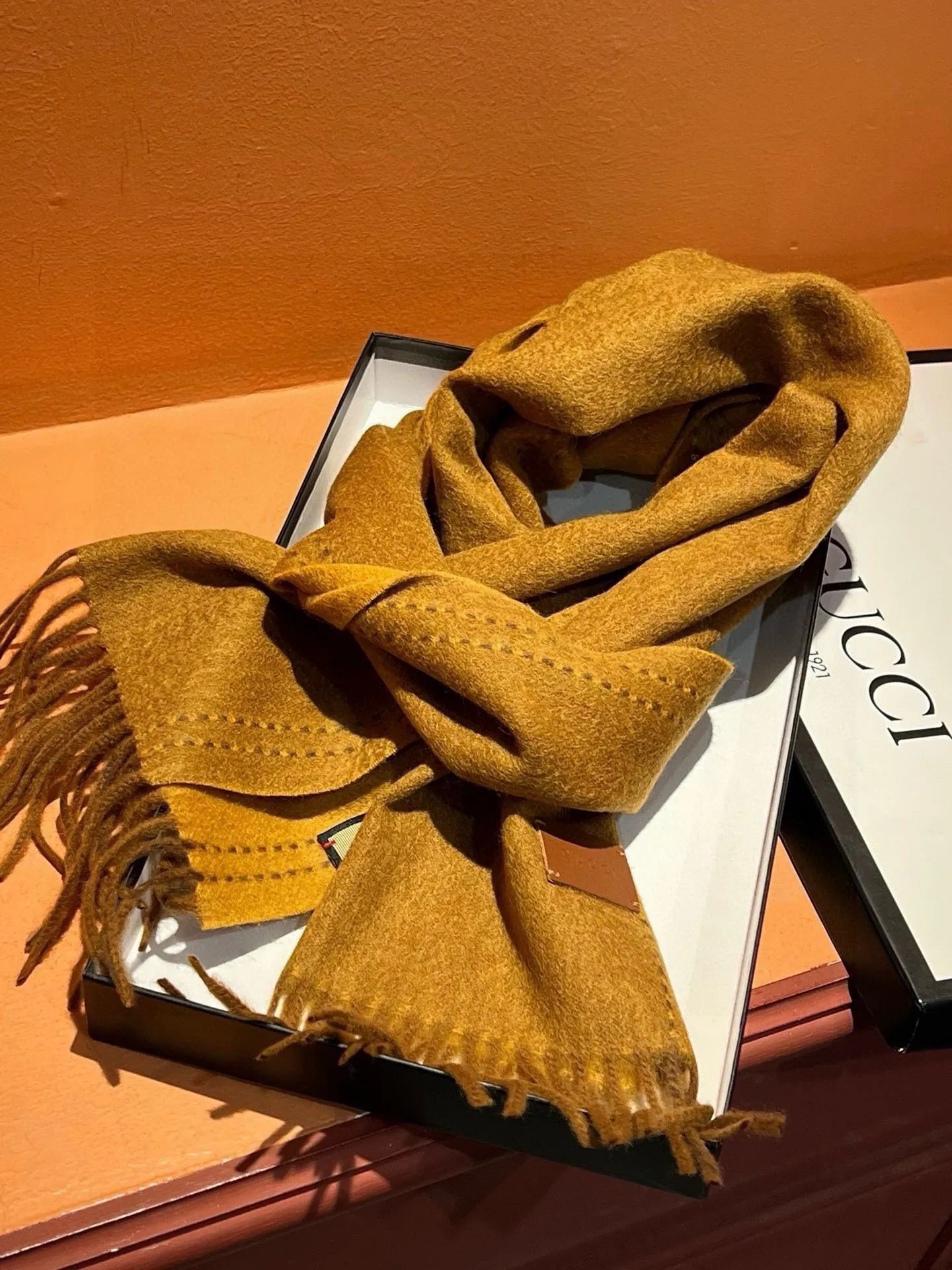 【GUCCI グッチ】スカーフ180*35CM  241108