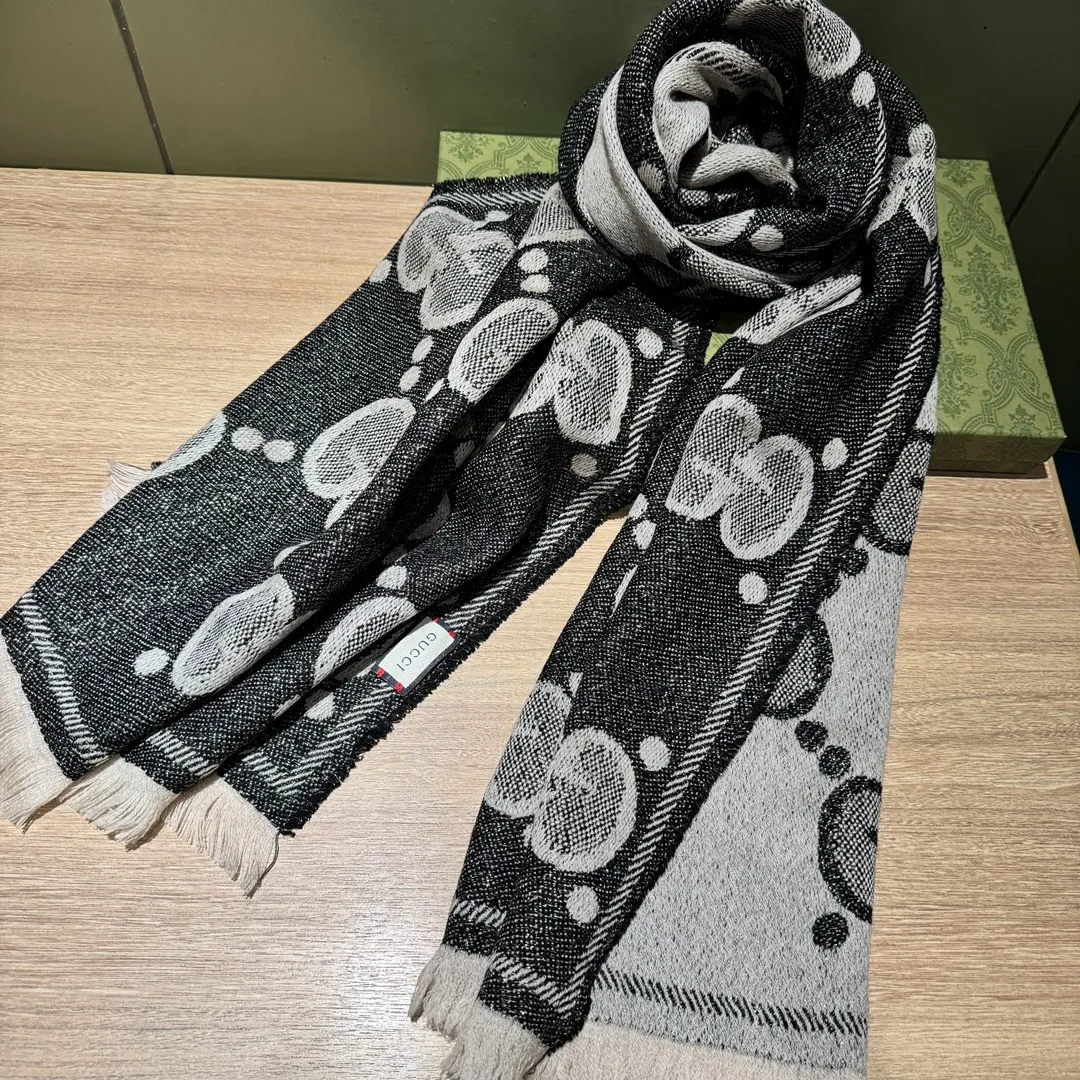 【GUCCI グッチ】スカーフ45*195CM  241108