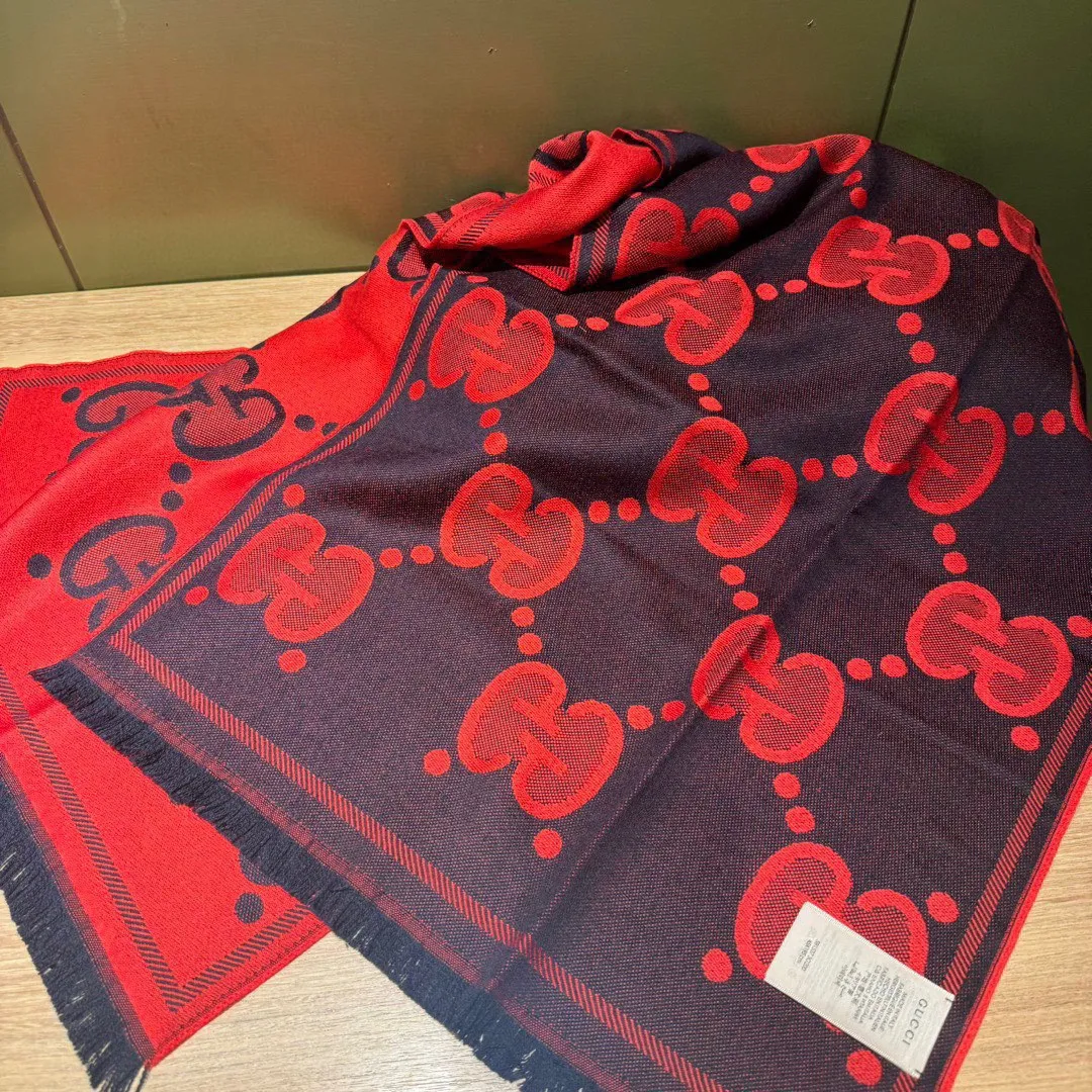 【GUCCI グッチ】スカーフ50*200CM  241108