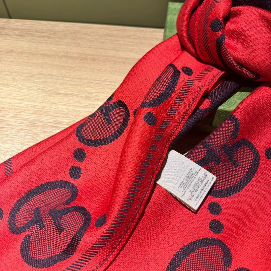 【GUCCI グッチ】スカーフ50*200CM  241108