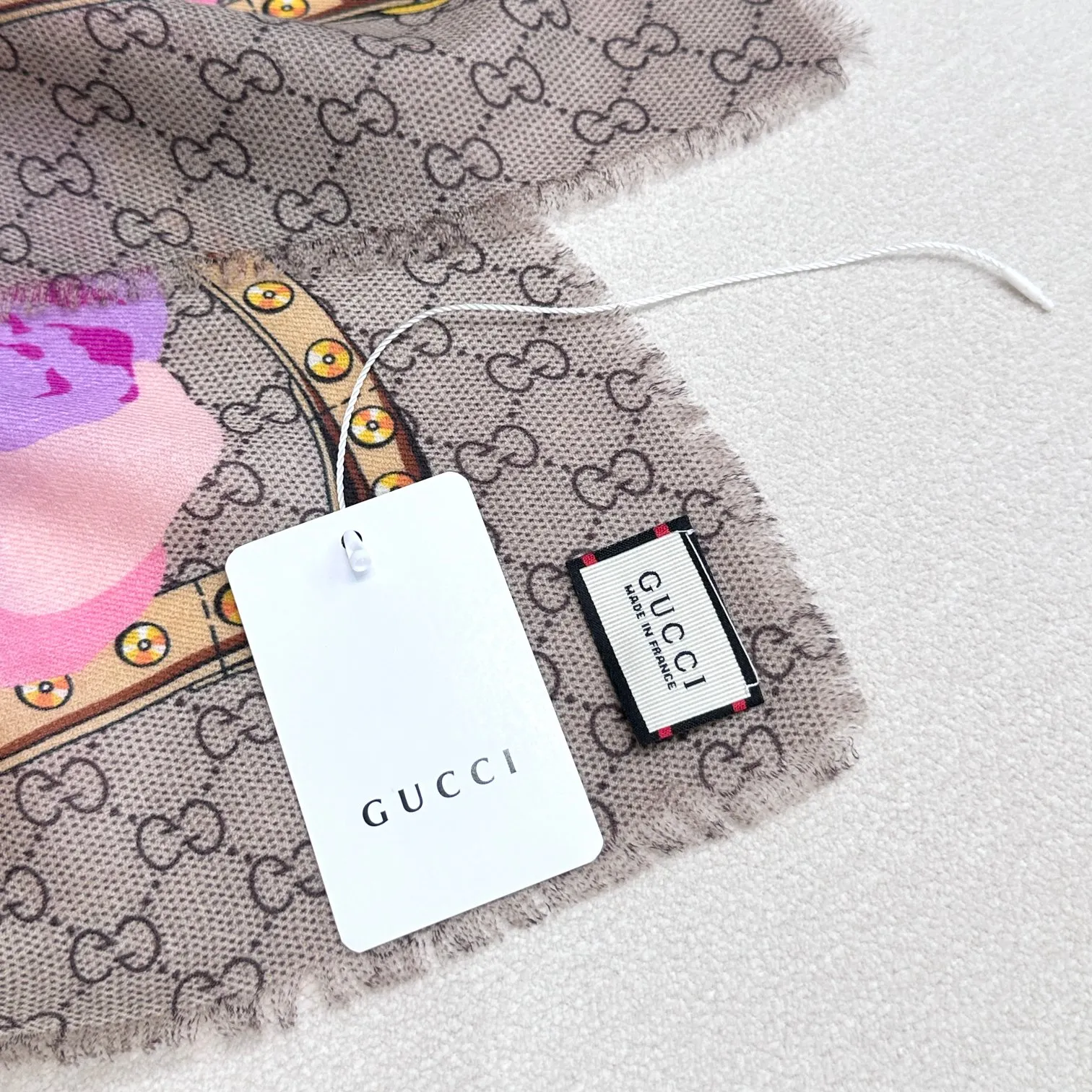 【GUCCI グッチ】スカーフ140*140CM  241108
