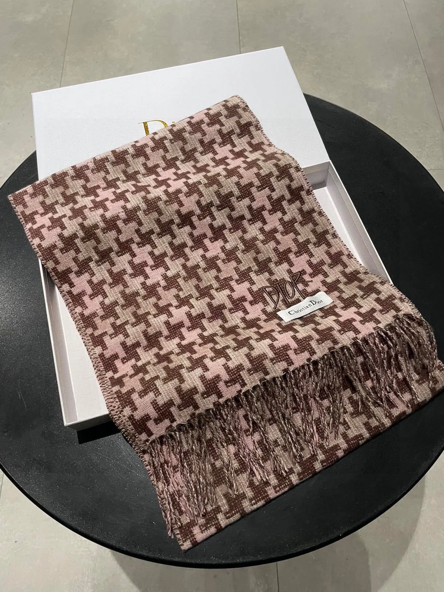【DIOR  ディオール 】スカーフ  70*200cm  241210