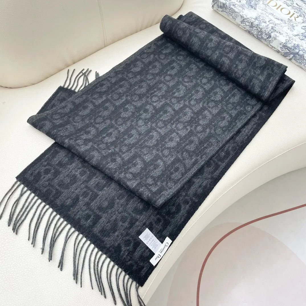 【DIOR  ディオール 】スカーフ  32*180cm  241210