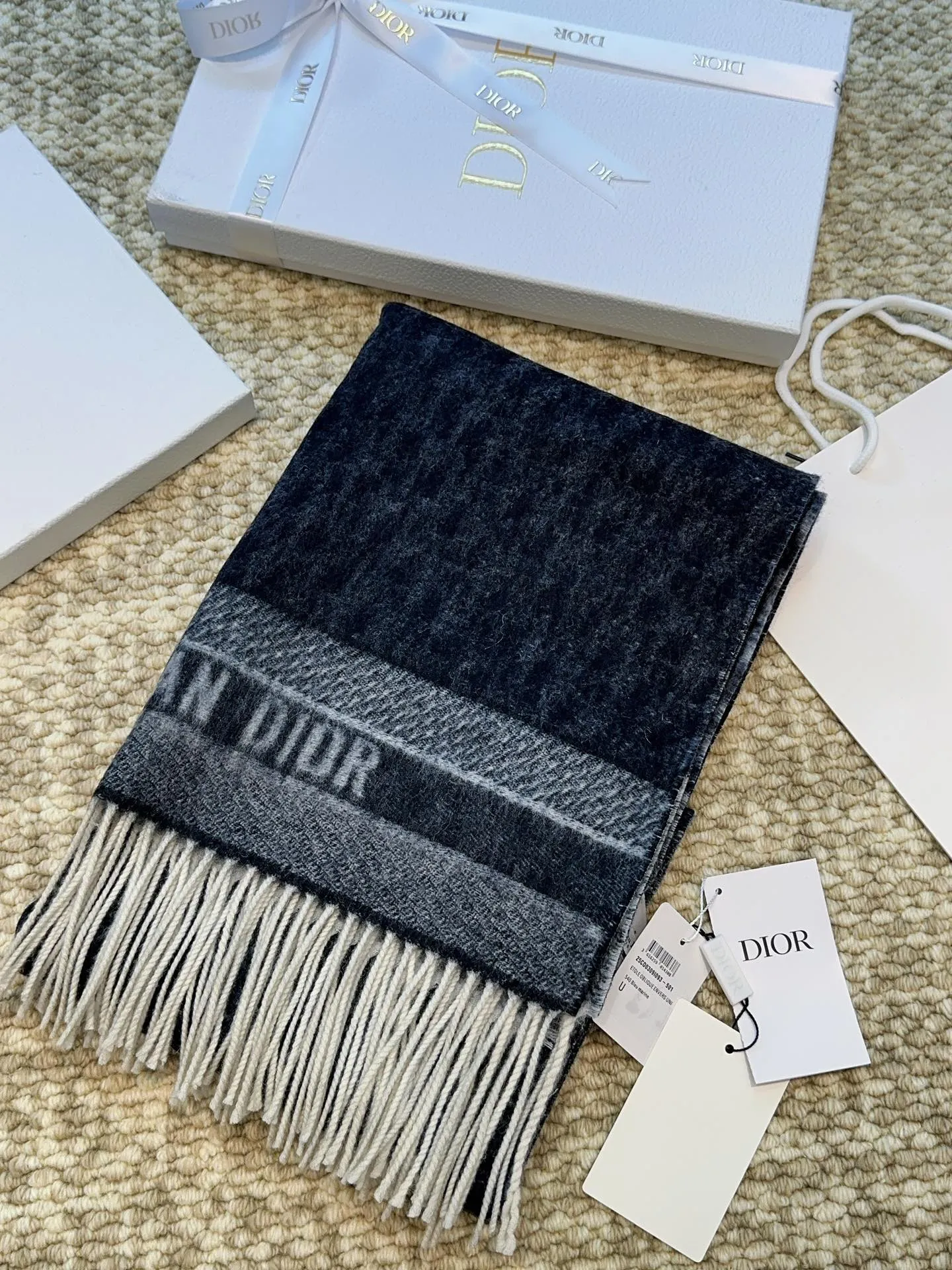 【DIOR  ディオール 】スカーフ  32*180cm  241210