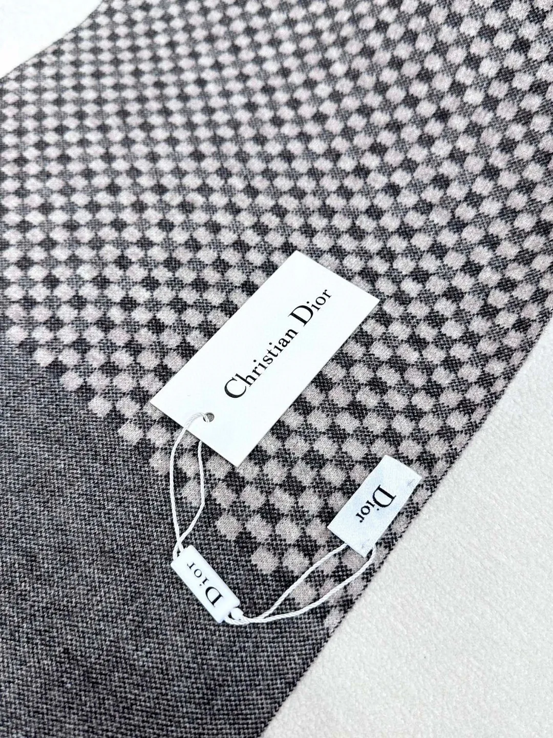 【DIOR  ディオール 】スカーフ32*180cm  241108