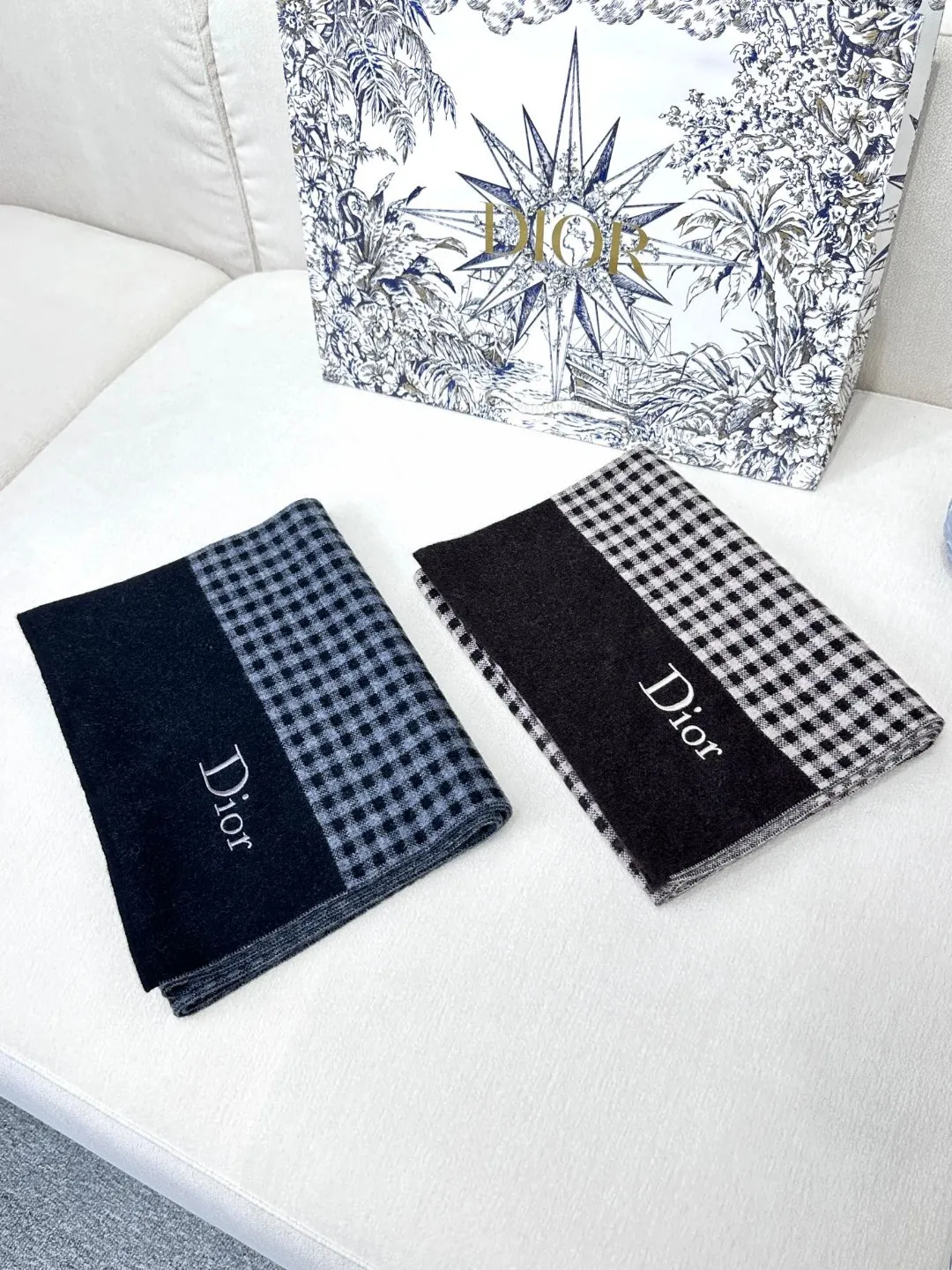【DIOR  ディオール 】スカーフ32*180cm  241108