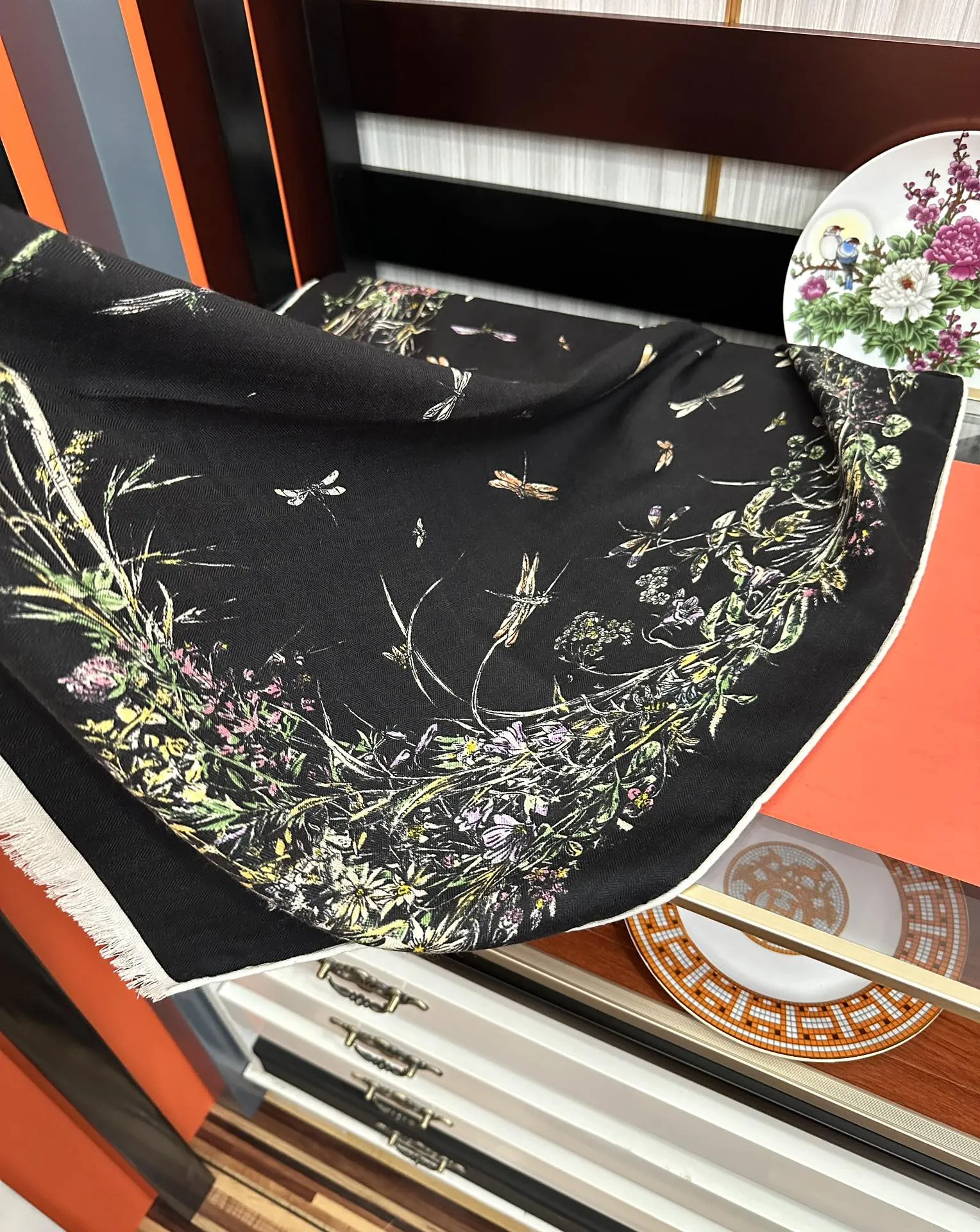 【DIOR  ディオール 】スカーフ 65*185 cm  241108