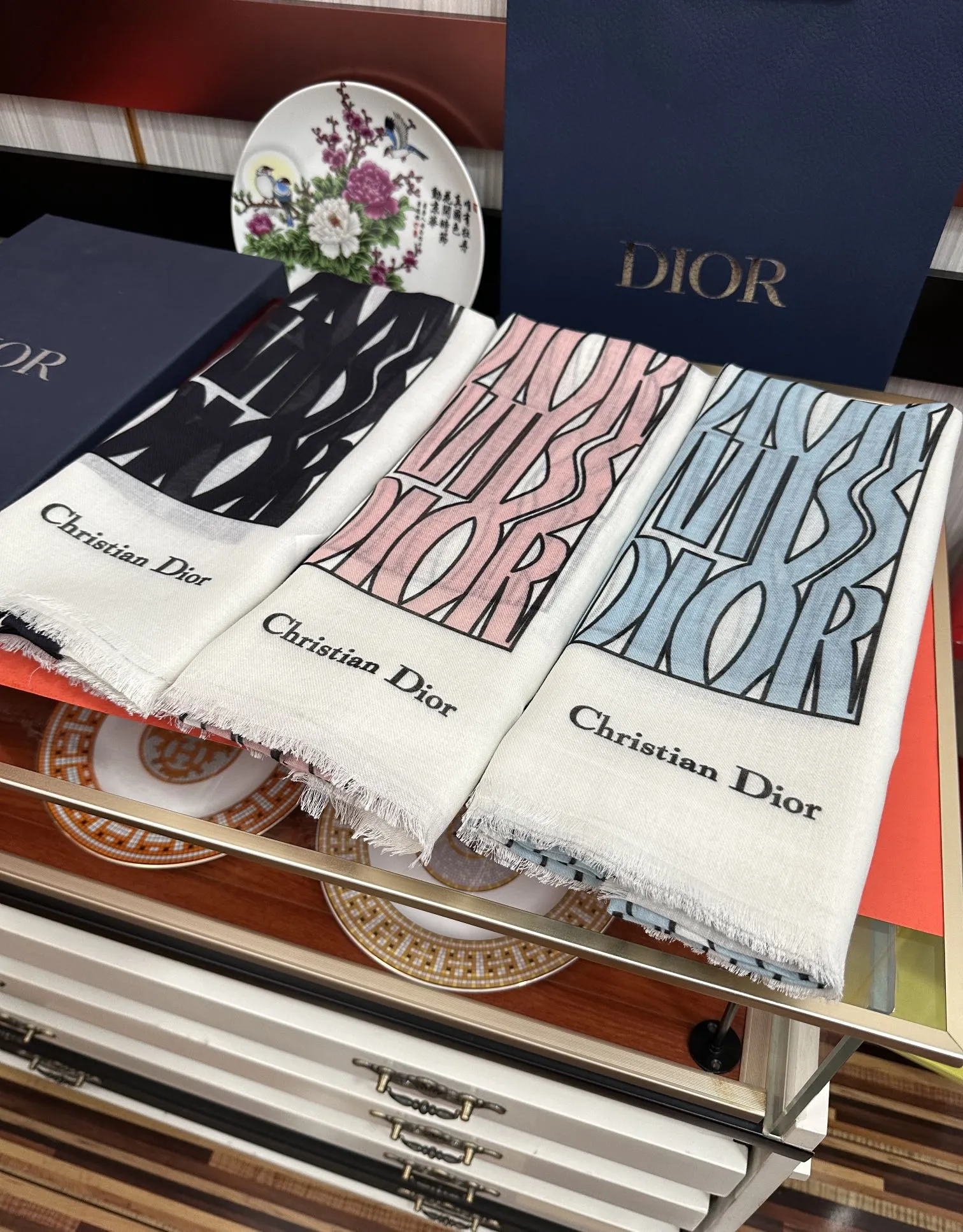 【DIOR  ディオール 】スカーフ  140*140cm  241108