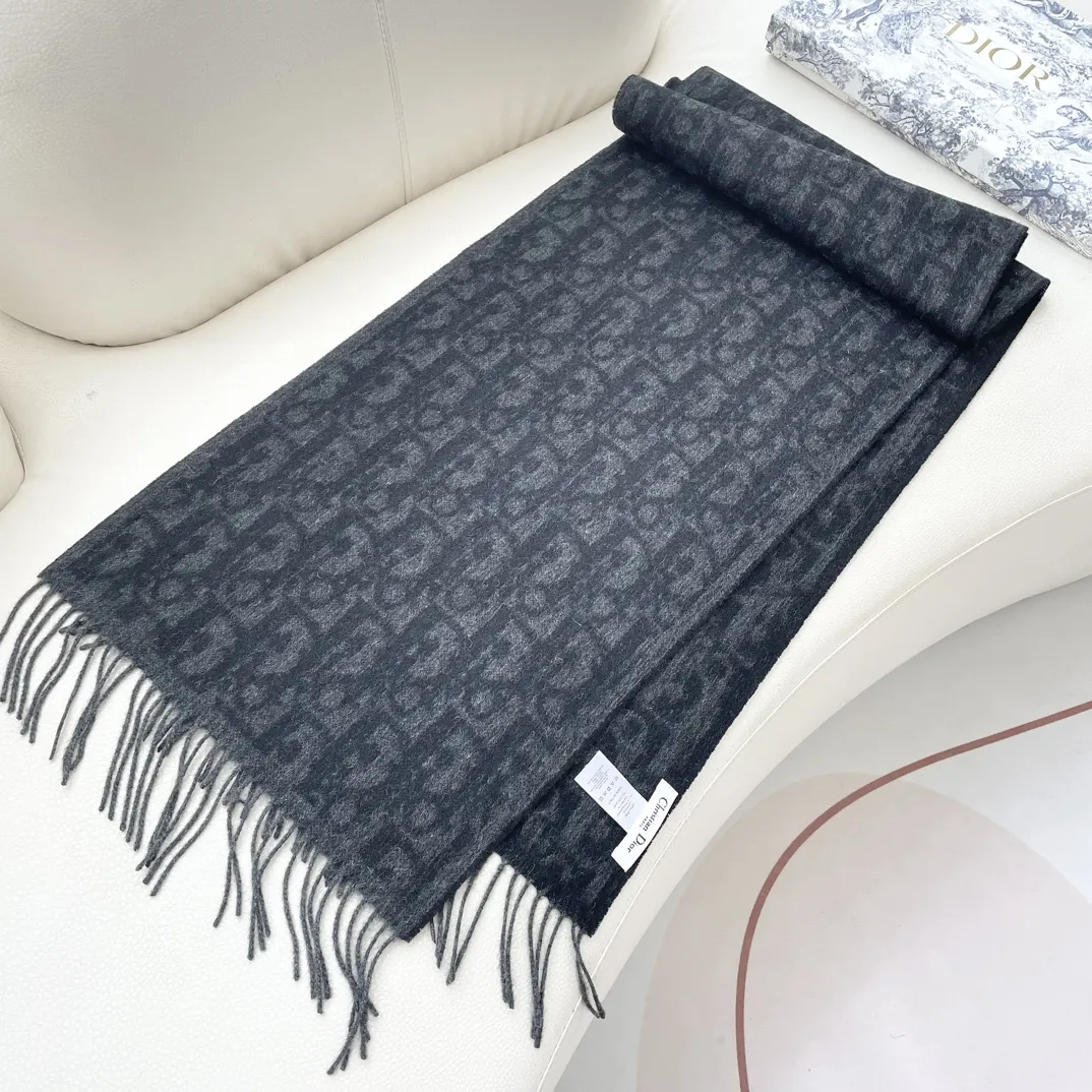 【DIOR  ディオール 】スカーフ 32*180 cm  241108