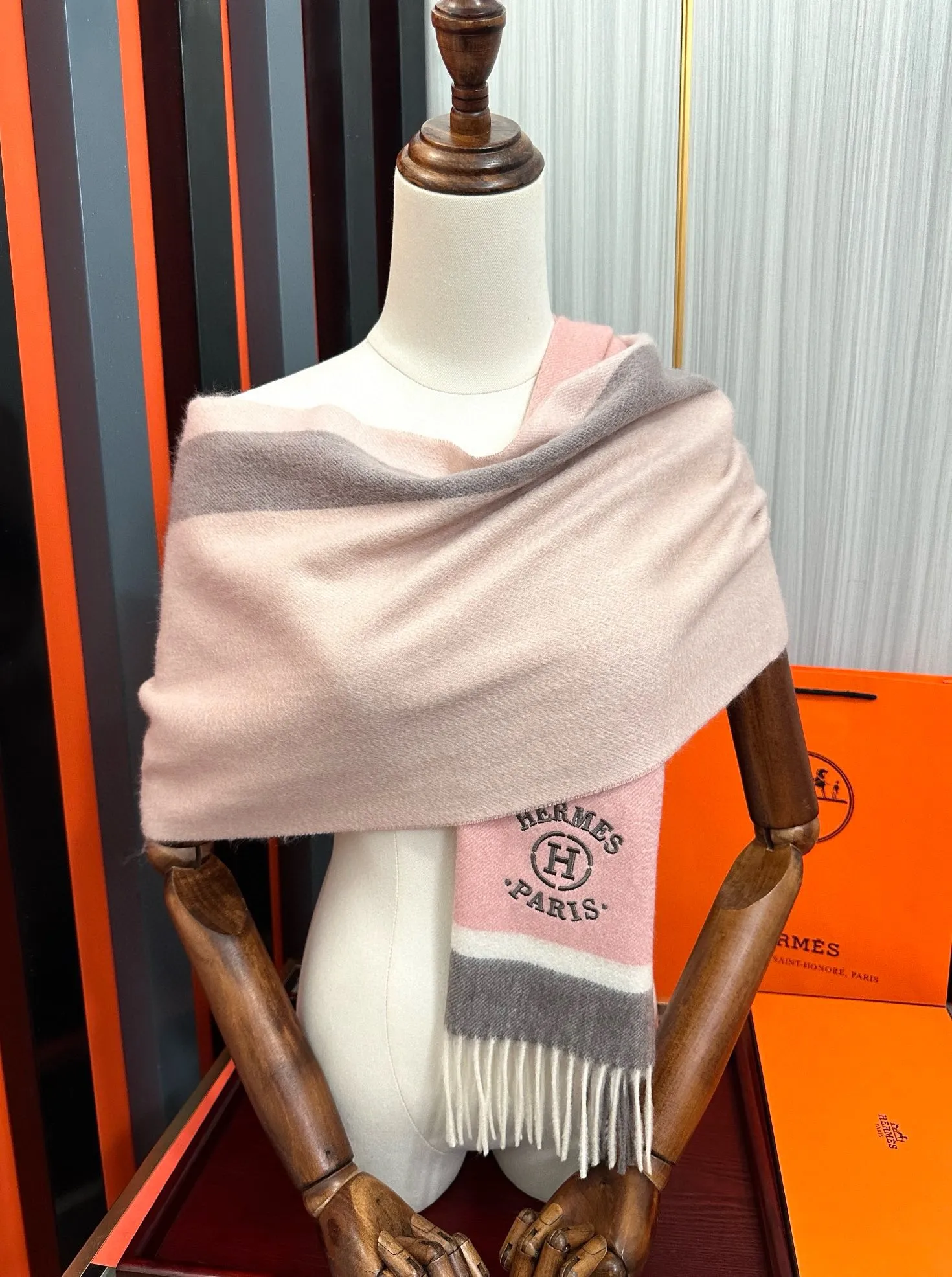 【HERMES エルメス 】スカーフ30*180CM  241210