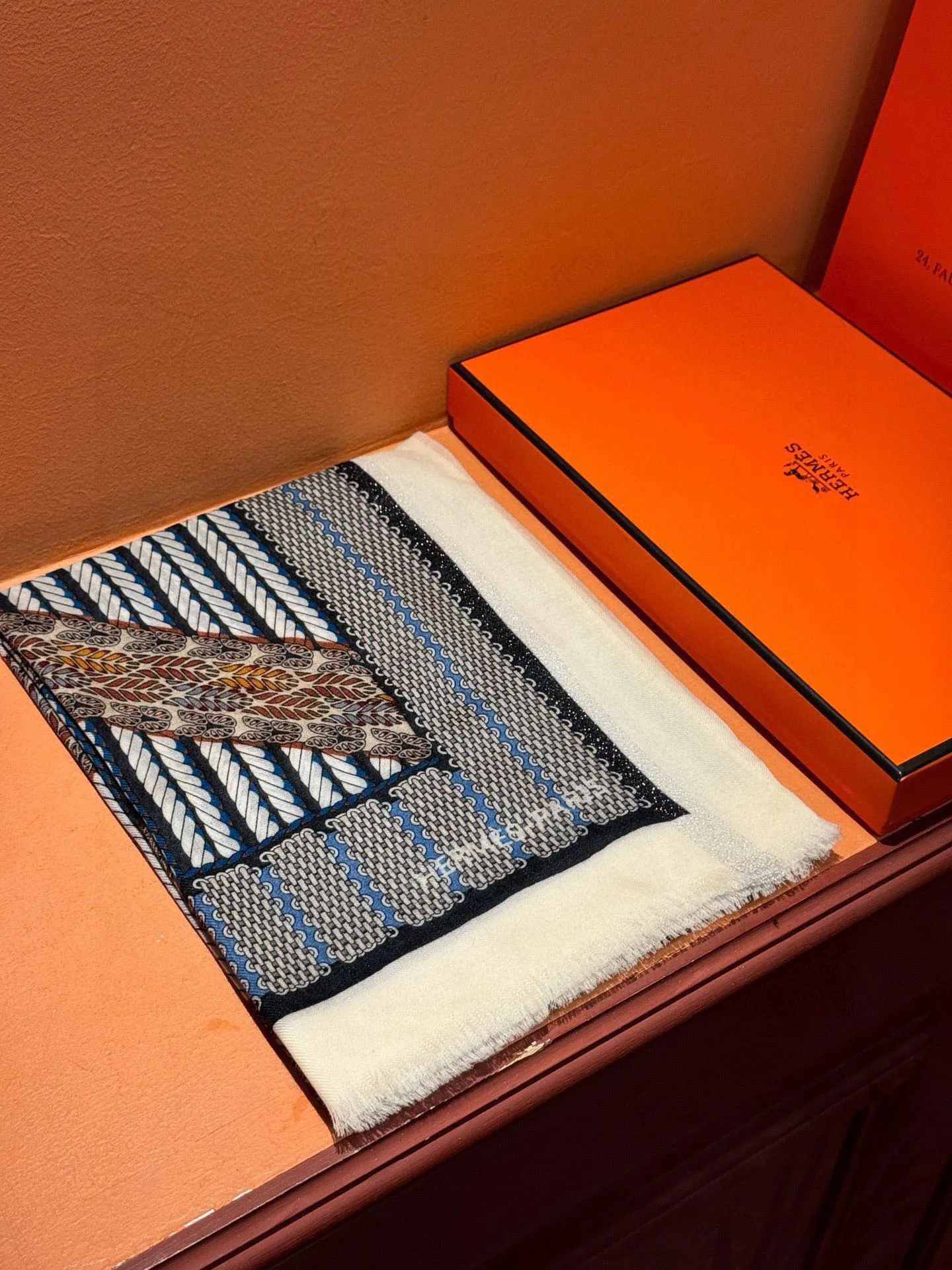 【HERMES エルメス 】スカーフ100*200CM  241210