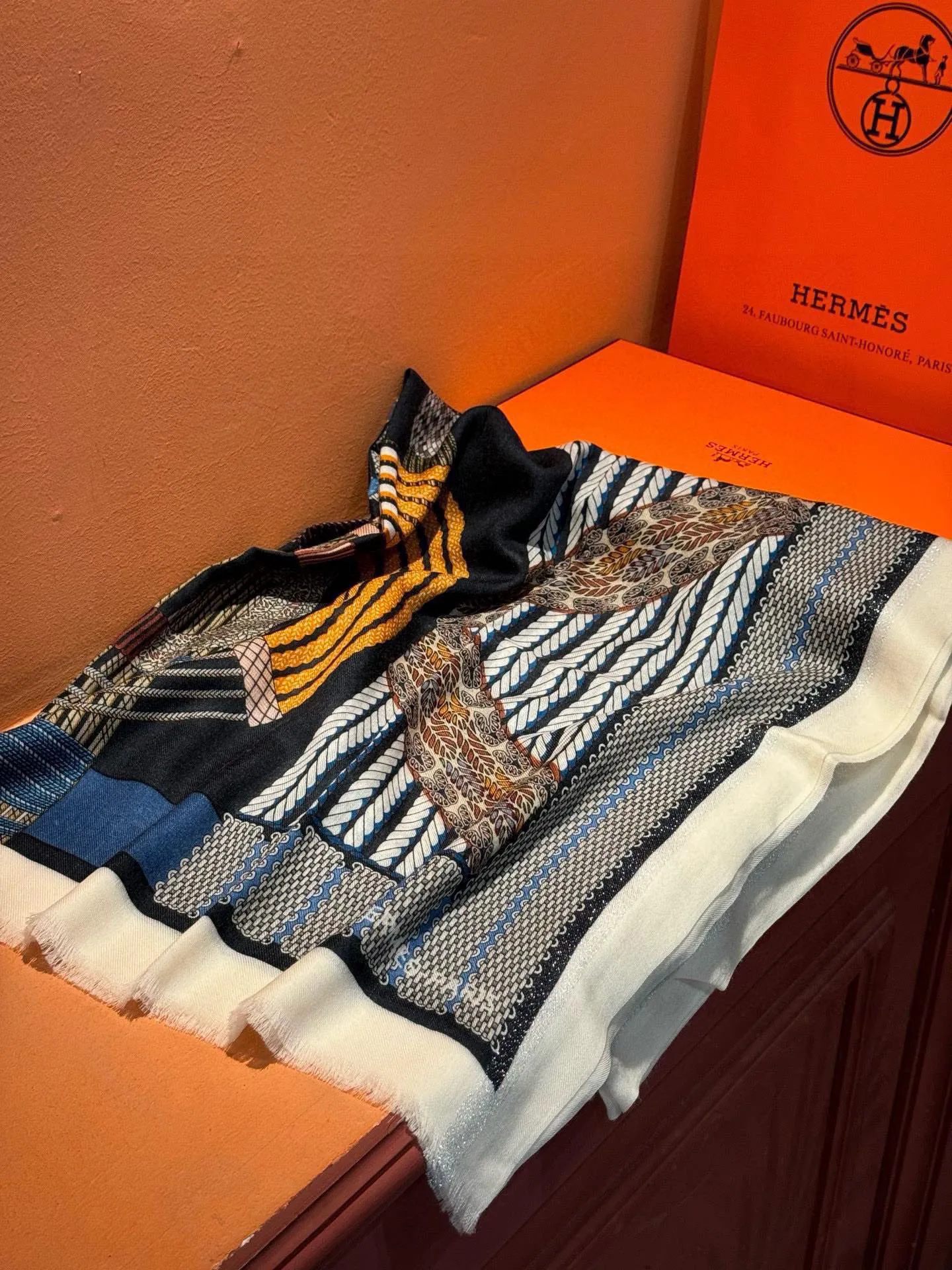 【HERMES エルメス 】スカーフ100*200CM  241210