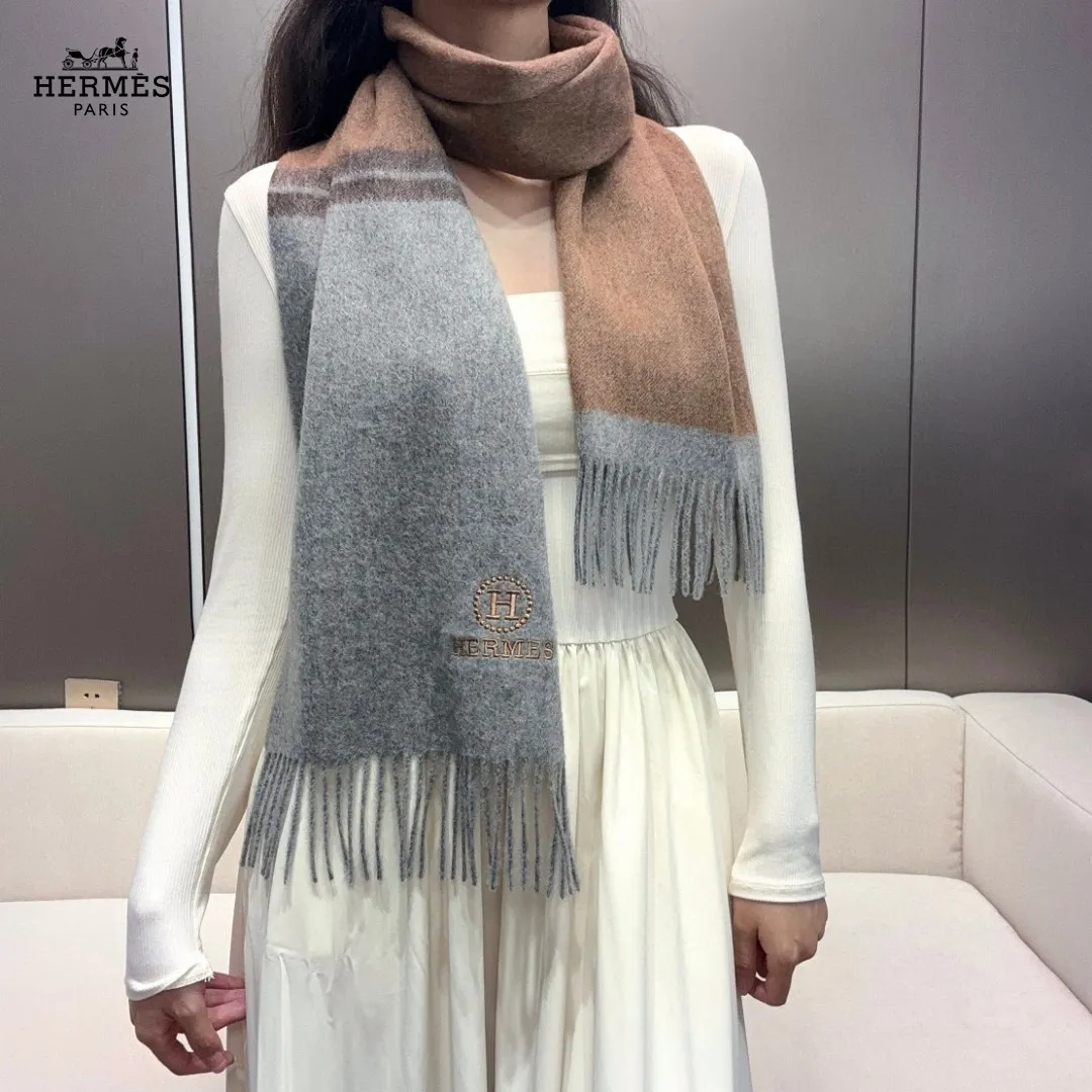 【HERMES エルメス 】スカーフ   30*180CM  241109