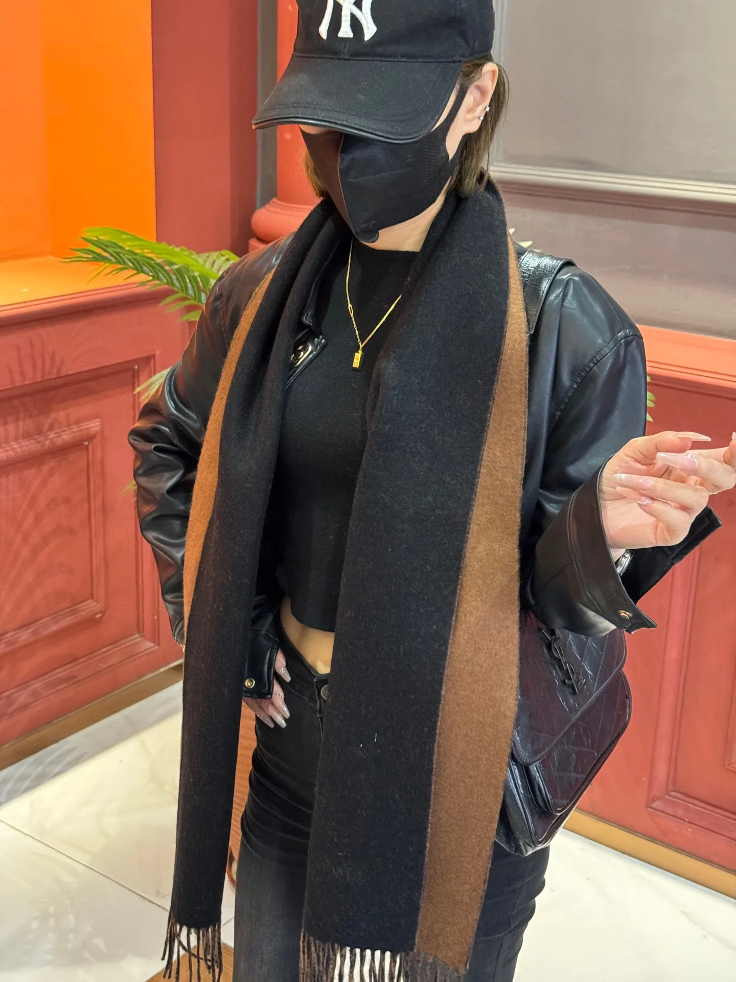 【HERMES エルメス 】スカーフ   30*180CM  241109