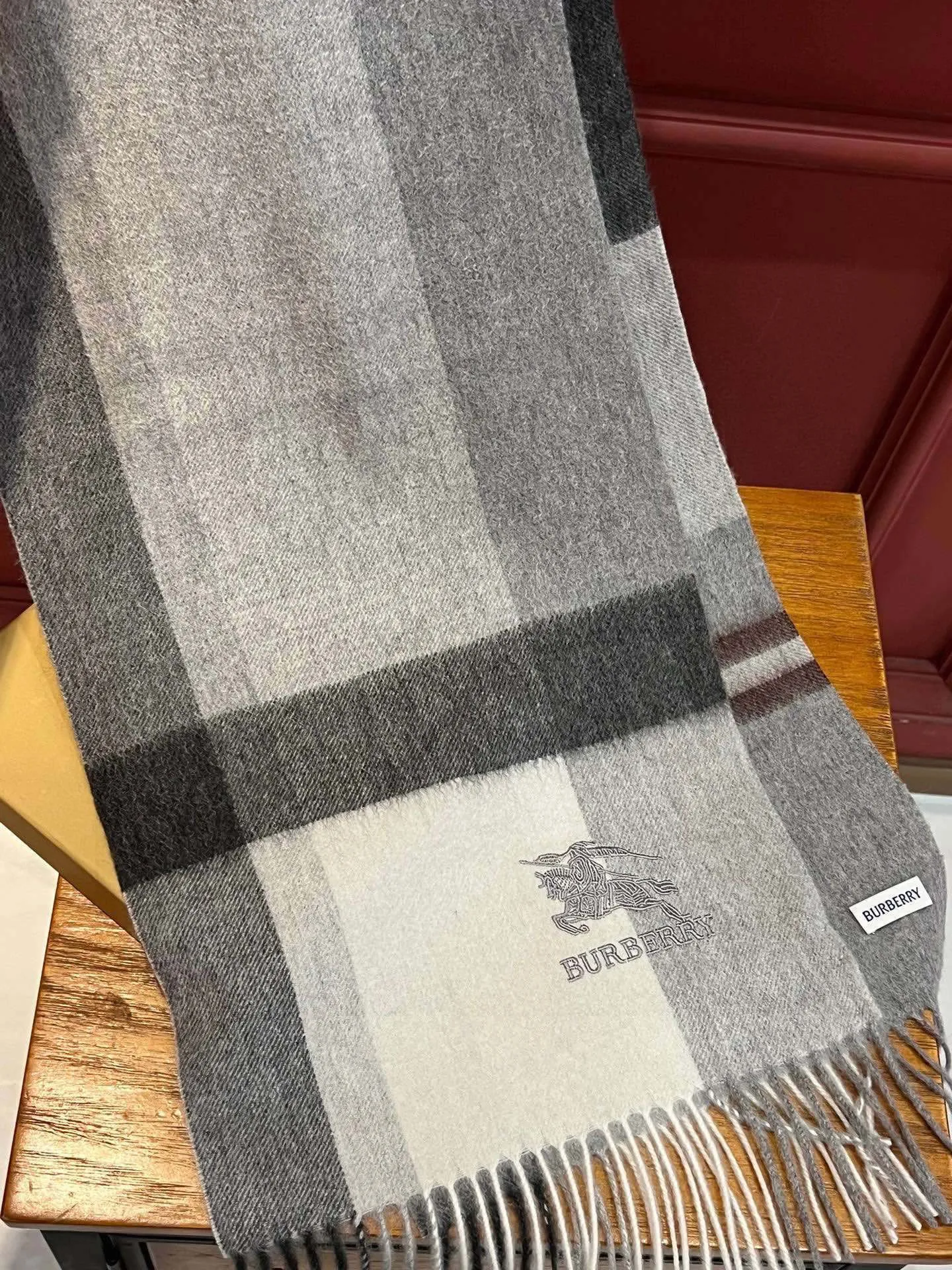 【BURBERRY  バーバリー】スカーフ32*180CM  241209