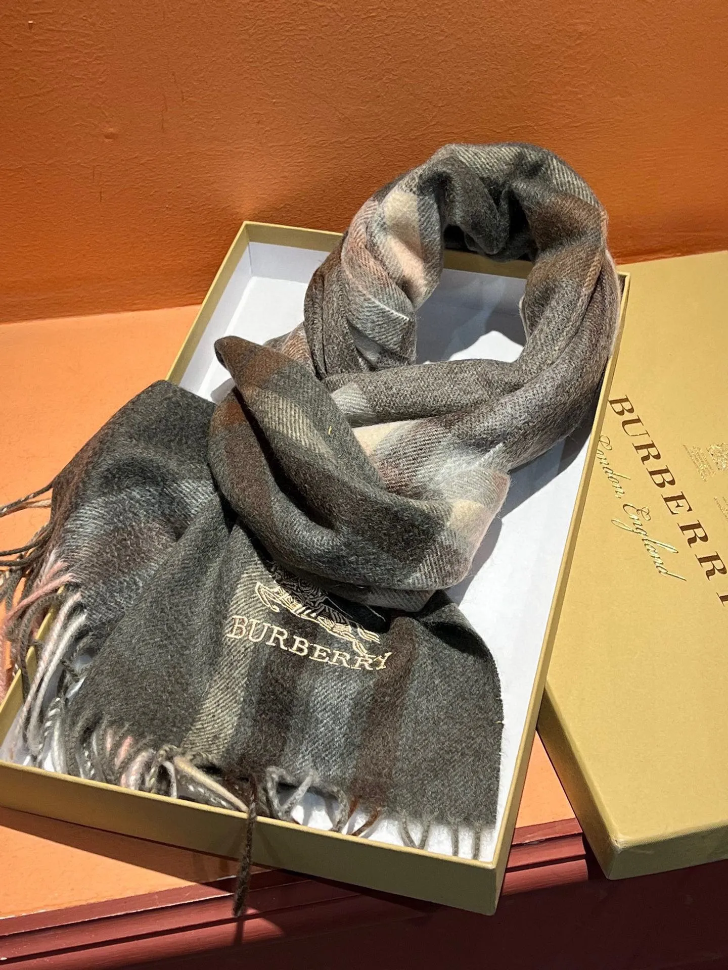 【BURBERRY  バーバリー】スカーフ32*180CM  241209