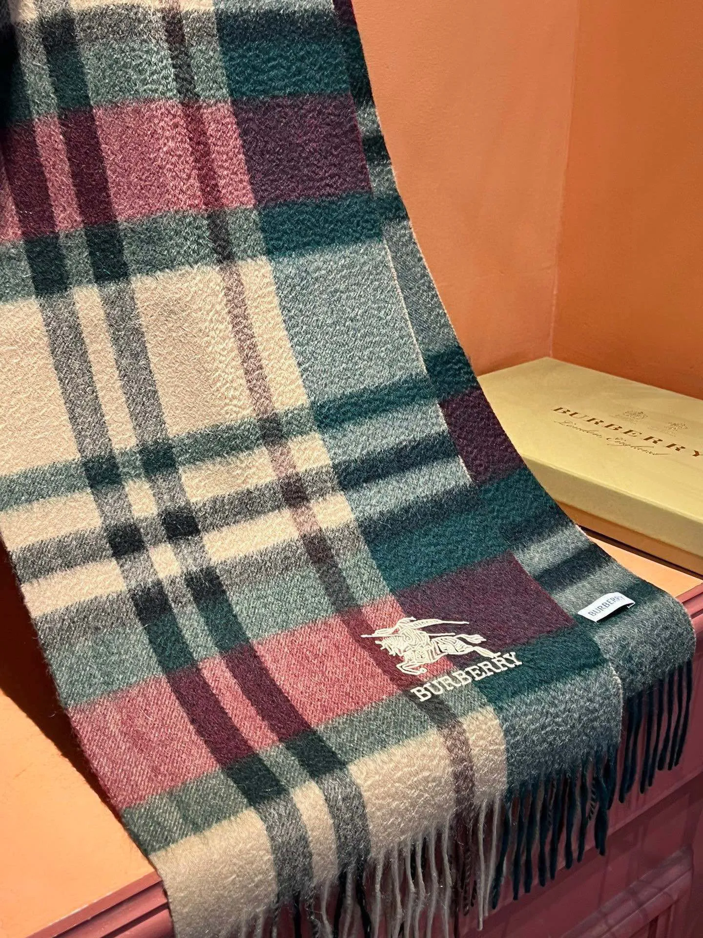 【BURBERRY  バーバリー】スカーフ32*180CM  241209