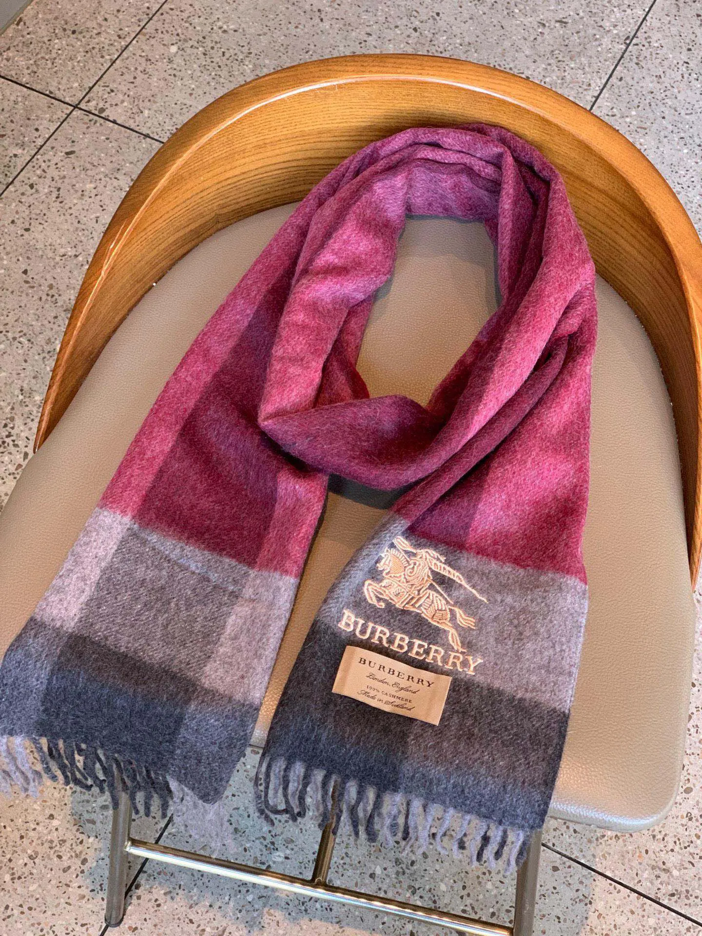 【BURBERRY  バーバリー】スカーフ30*180CM  241108