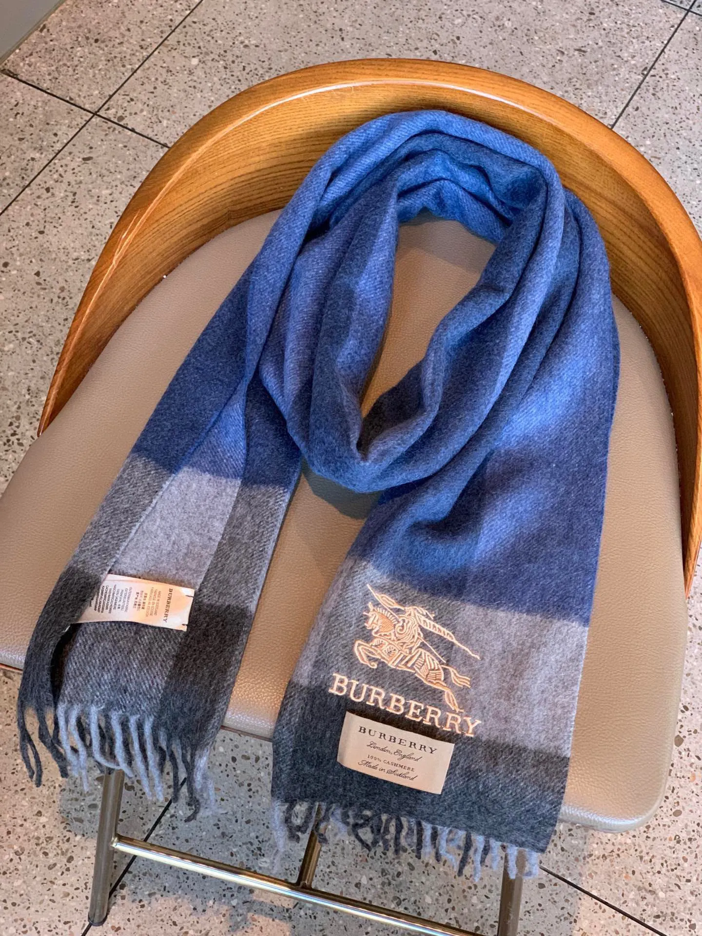【BURBERRY  バーバリー】スカーフ30*180CM  241108
