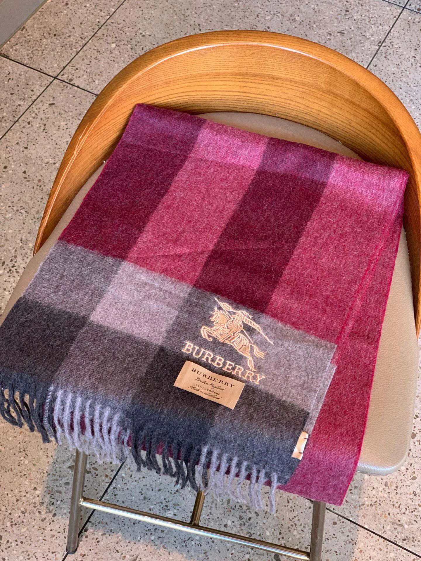 【BURBERRY  バーバリー】スカーフ30*180CM  241108