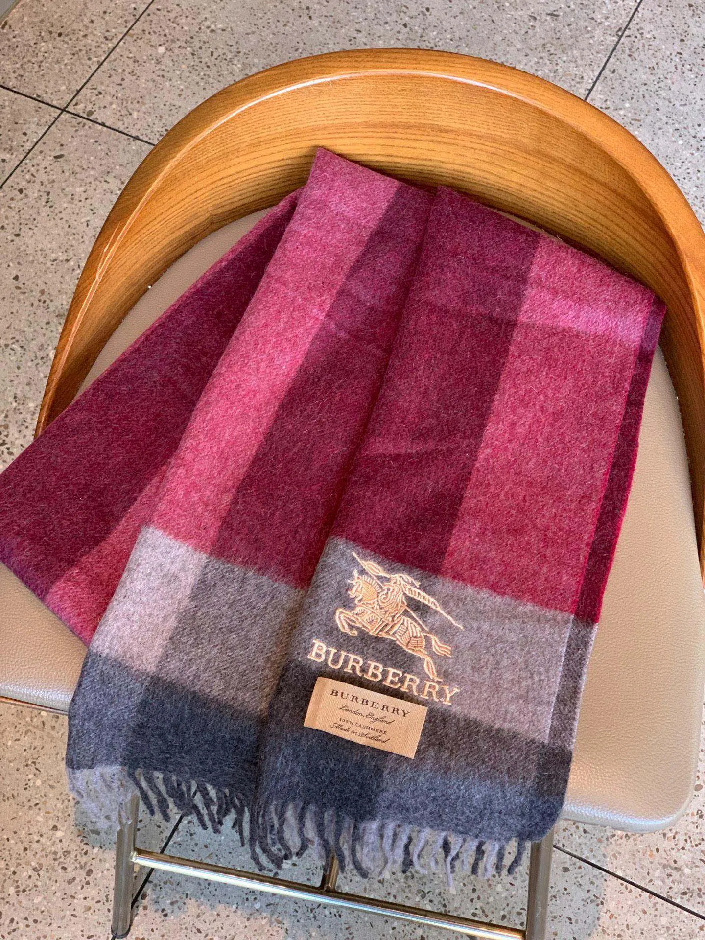 【BURBERRY  バーバリー】スカーフ30*180CM  241108