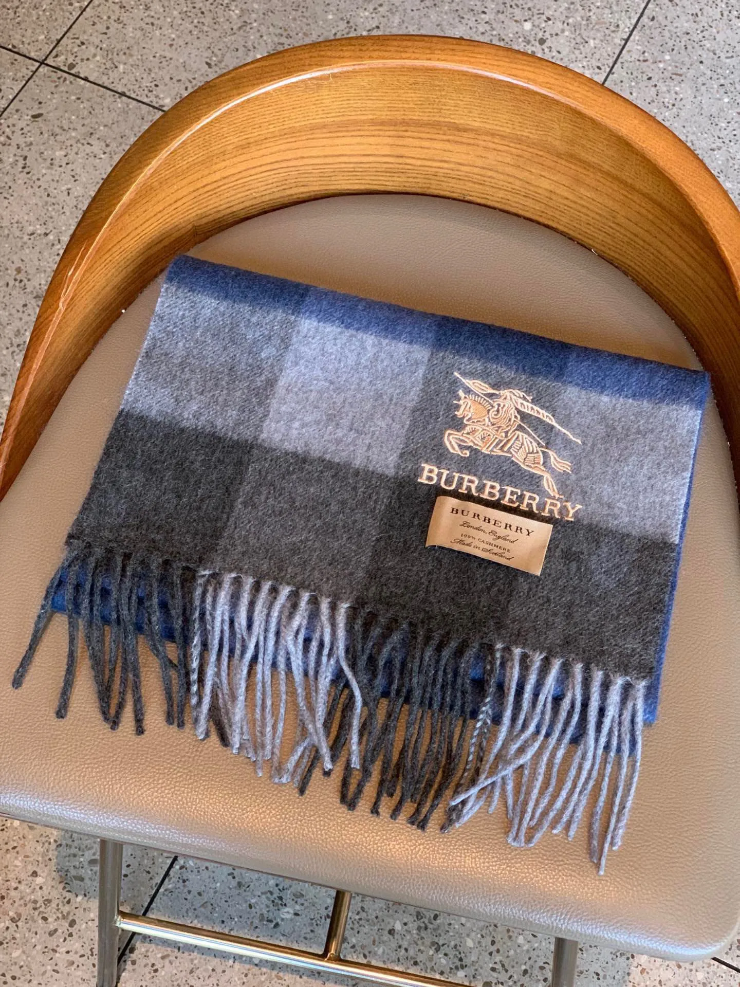 【BURBERRY  バーバリー】スカーフ30*180CM  241108
