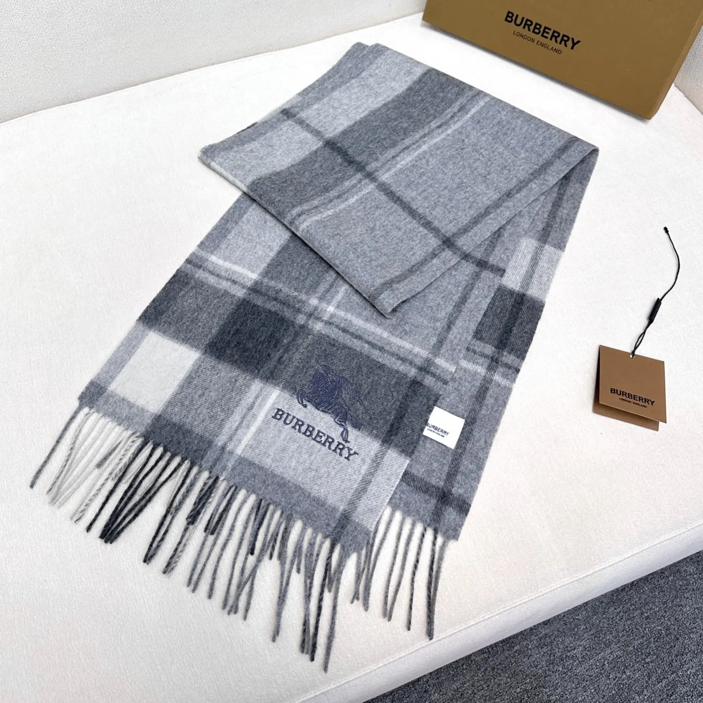 【BURBERRY  バーバリー】スカーフ30*180CM  241108