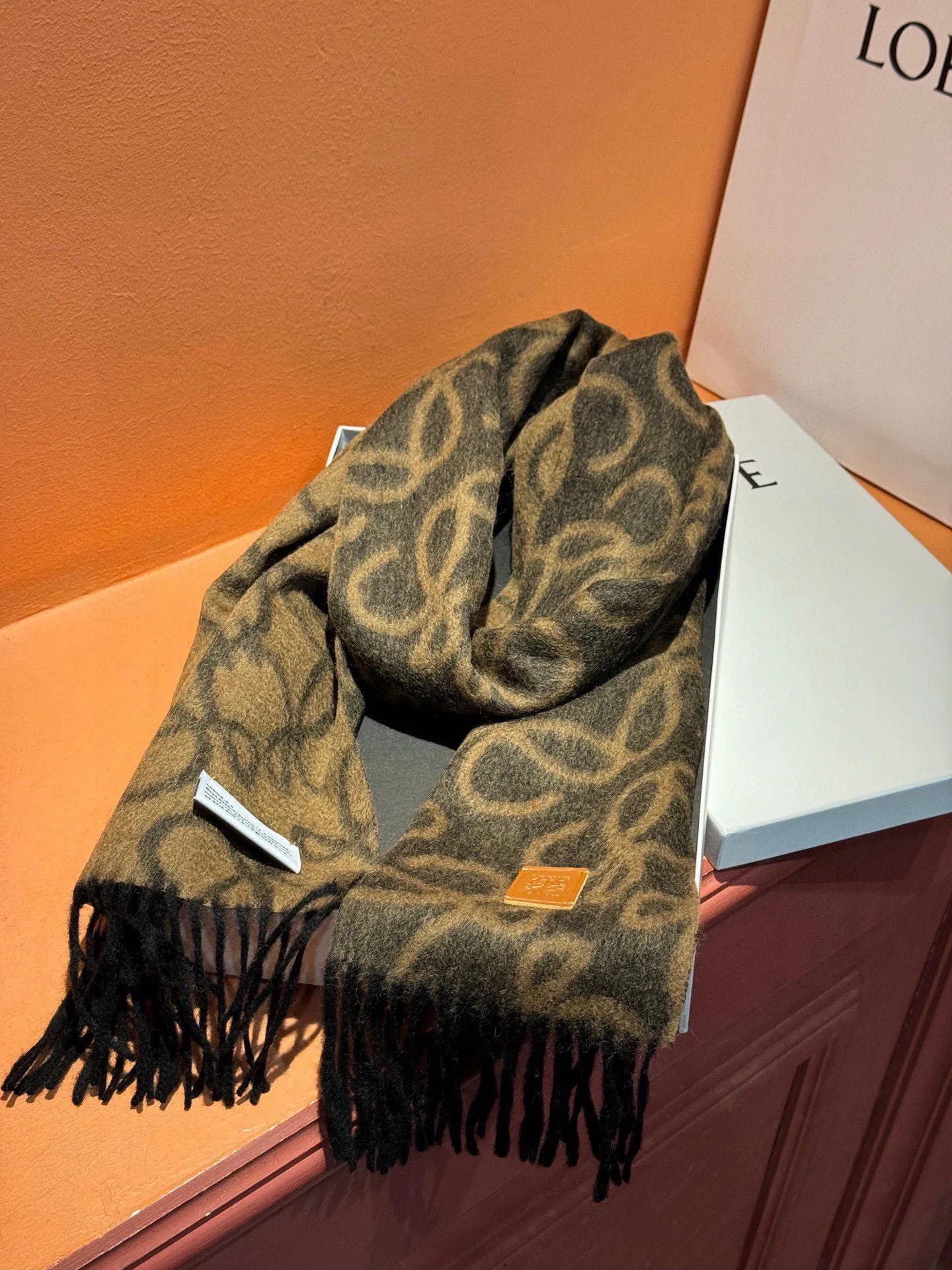 【LOEWE ロエベ】スカーフ 35*200CM   241207