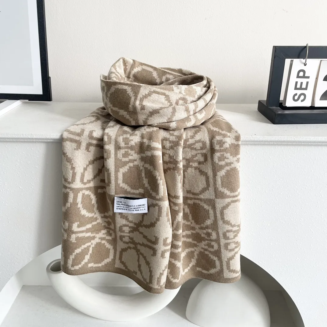 【LOEWE ロエベ】スカーフ 32*180CM   241207