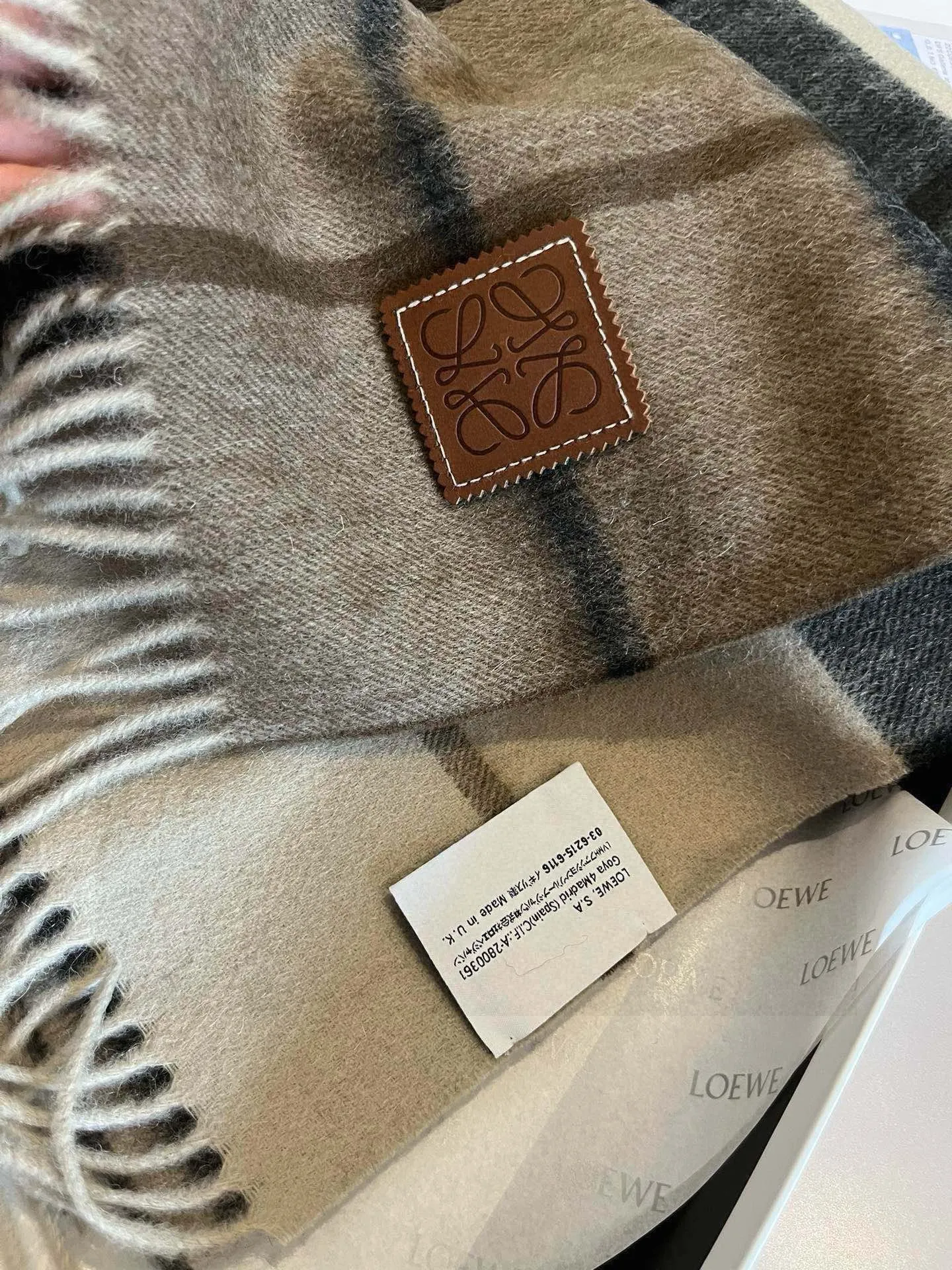 【LOEWE ロエベ】スカーフ 30*180CM   241207