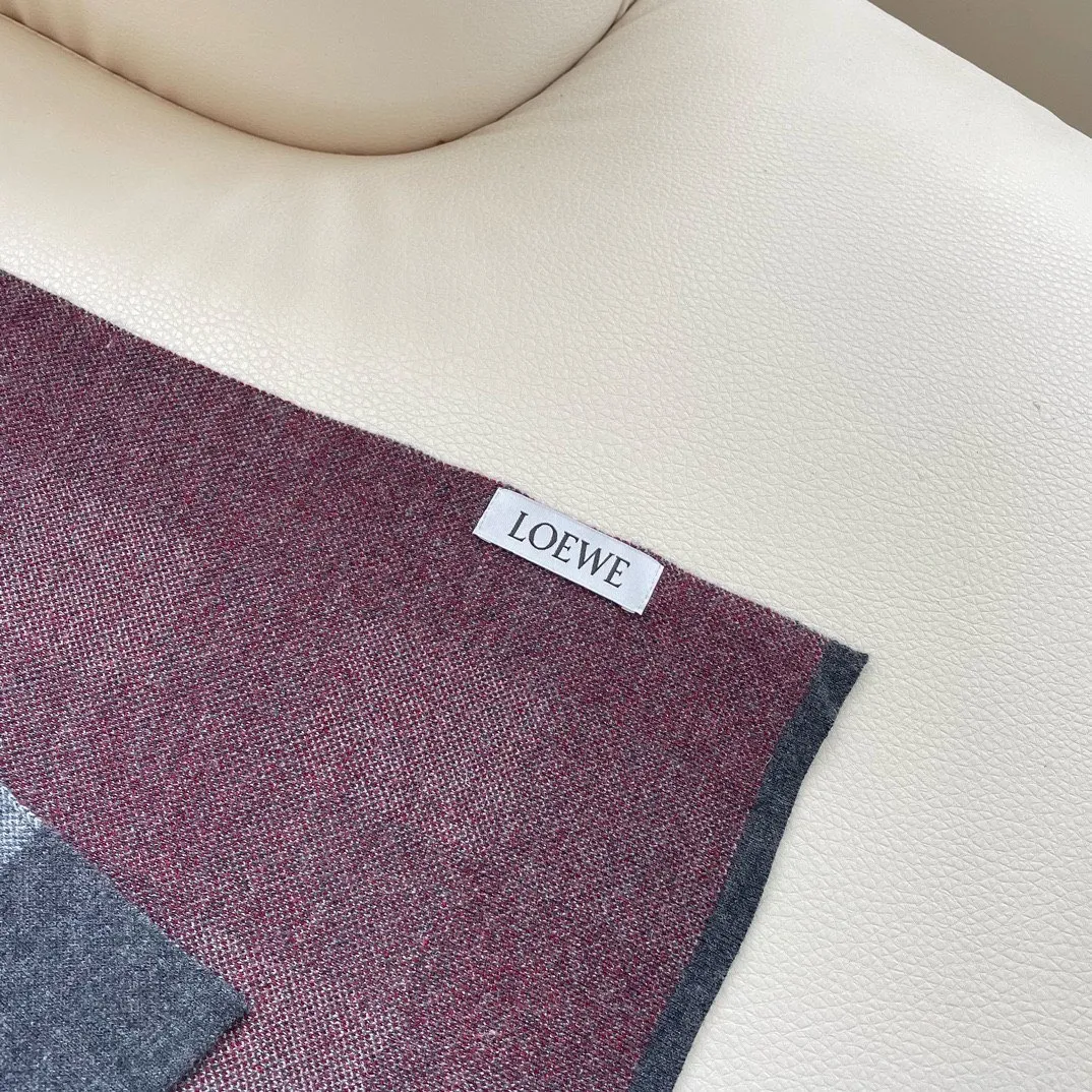 【LOEWE ロエベ】スカーフ 32*180CM   241207