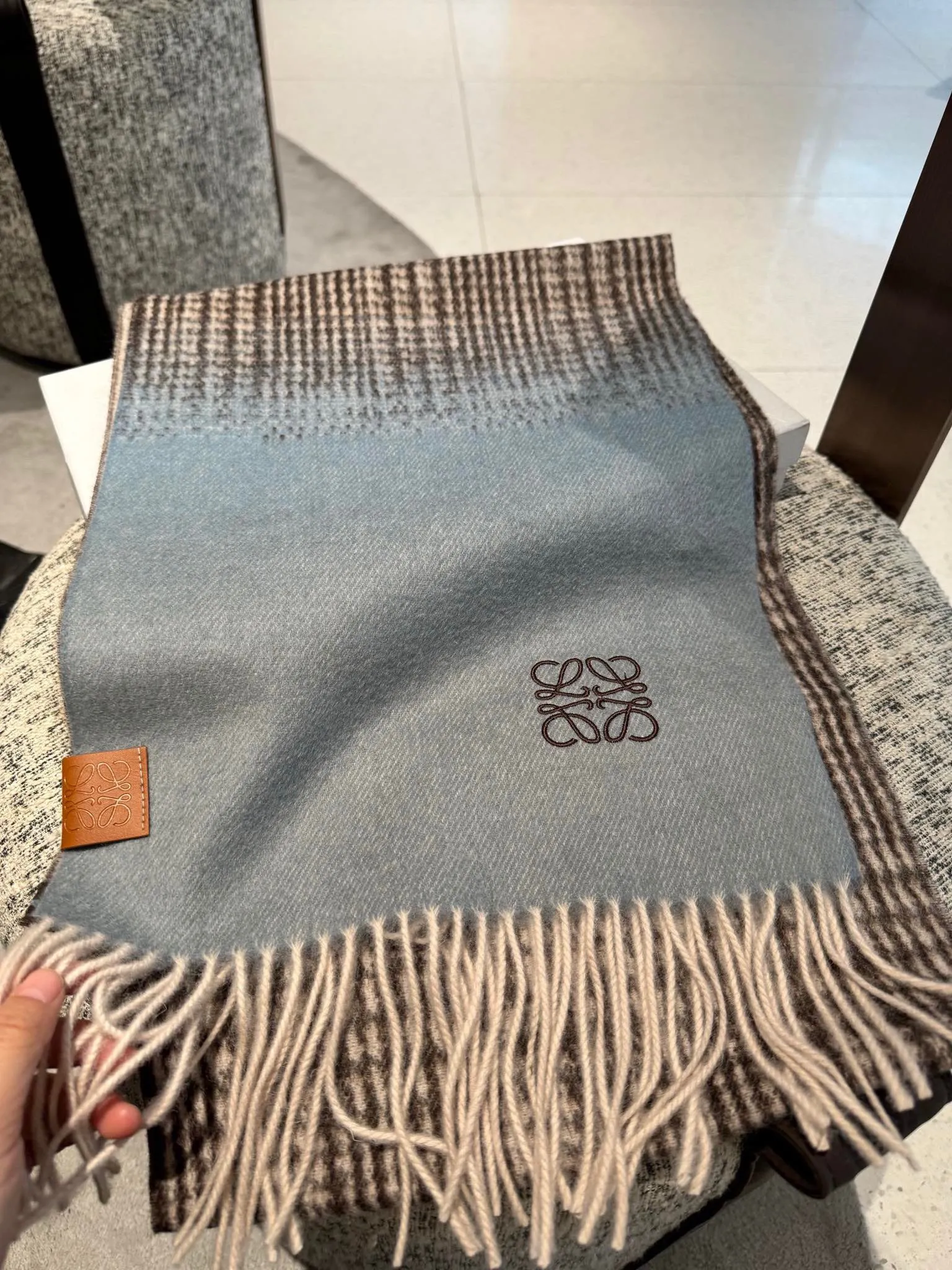 【LOEWE ロエベ】スカーフ 35*180CM   241207