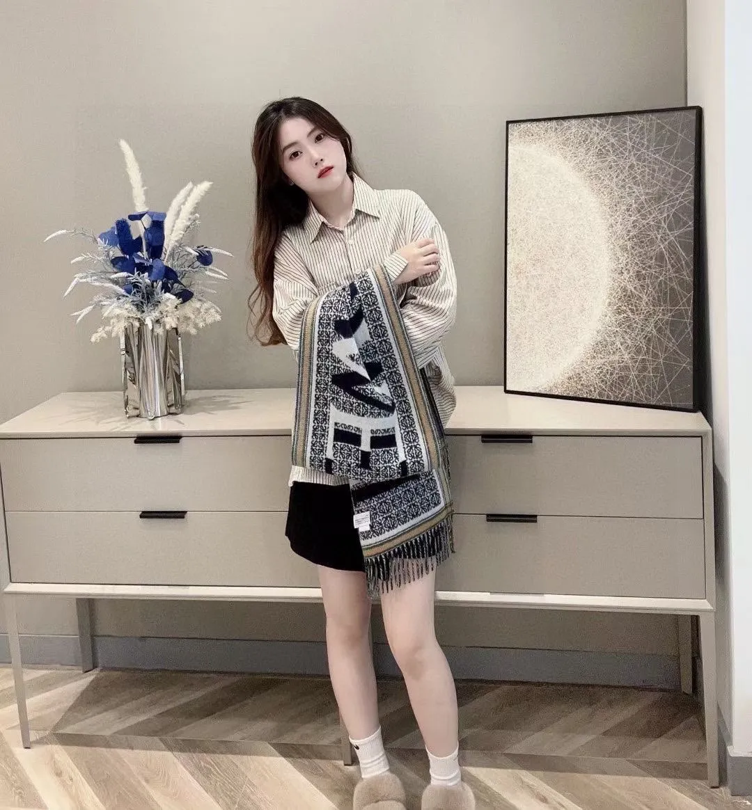 【LOEWE ロエベ】スカーフ 30*180CM   241207