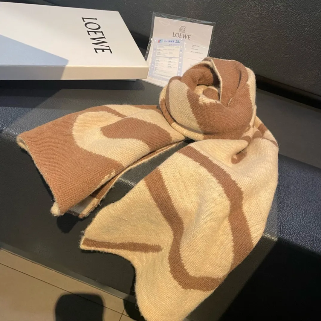 【LOEWE ロエベ】スカーフ 180*30CM   241109