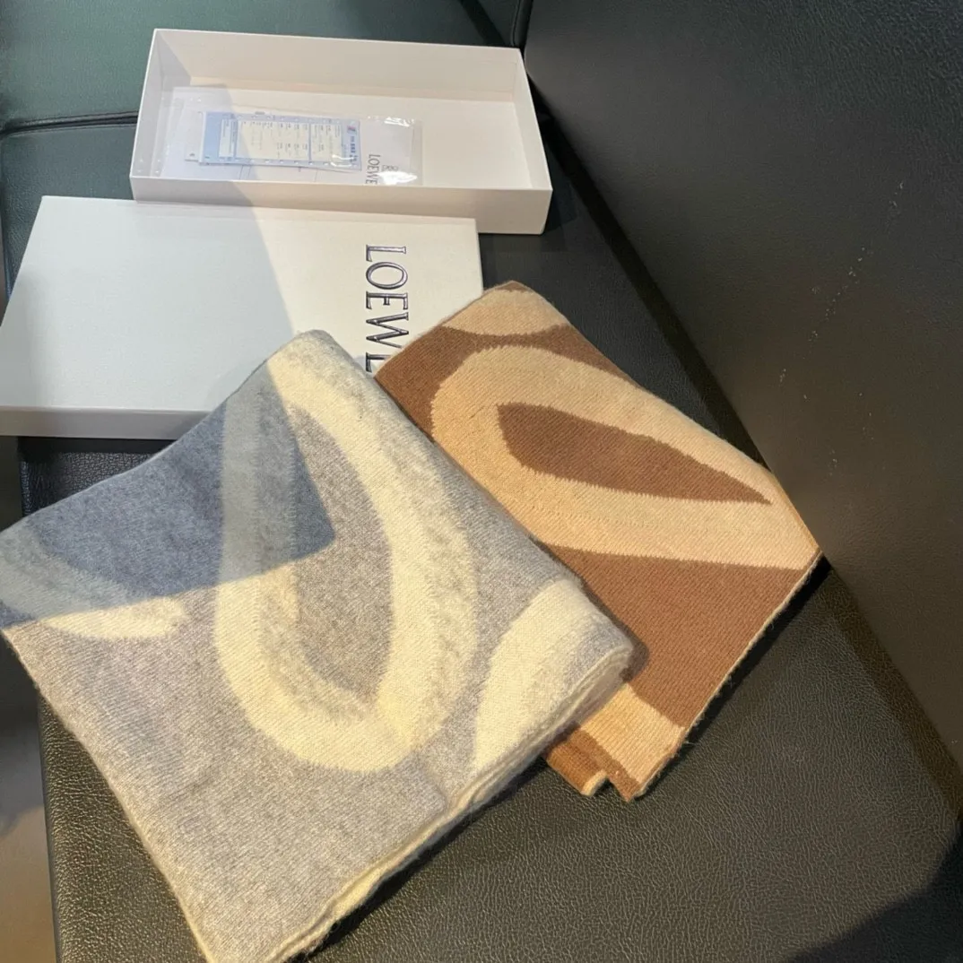 【LOEWE ロエベ】スカーフ 180*30CM   241109