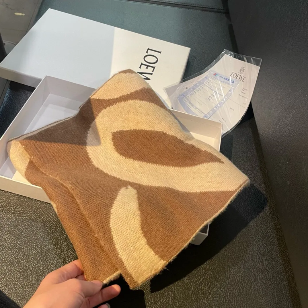 【LOEWE ロエベ】スカーフ 180*30CM   241109