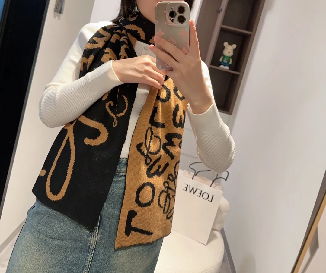 【LOEWE ロエベ】スカーフ 30*190CM   241109
