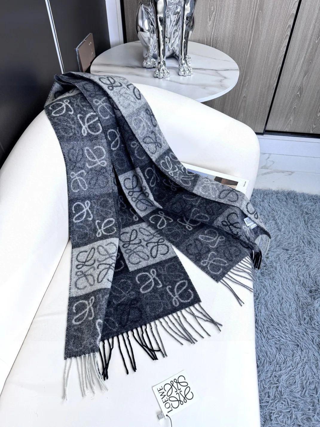 【LOEWE ロエベ】スカーフ40*200CM   241109