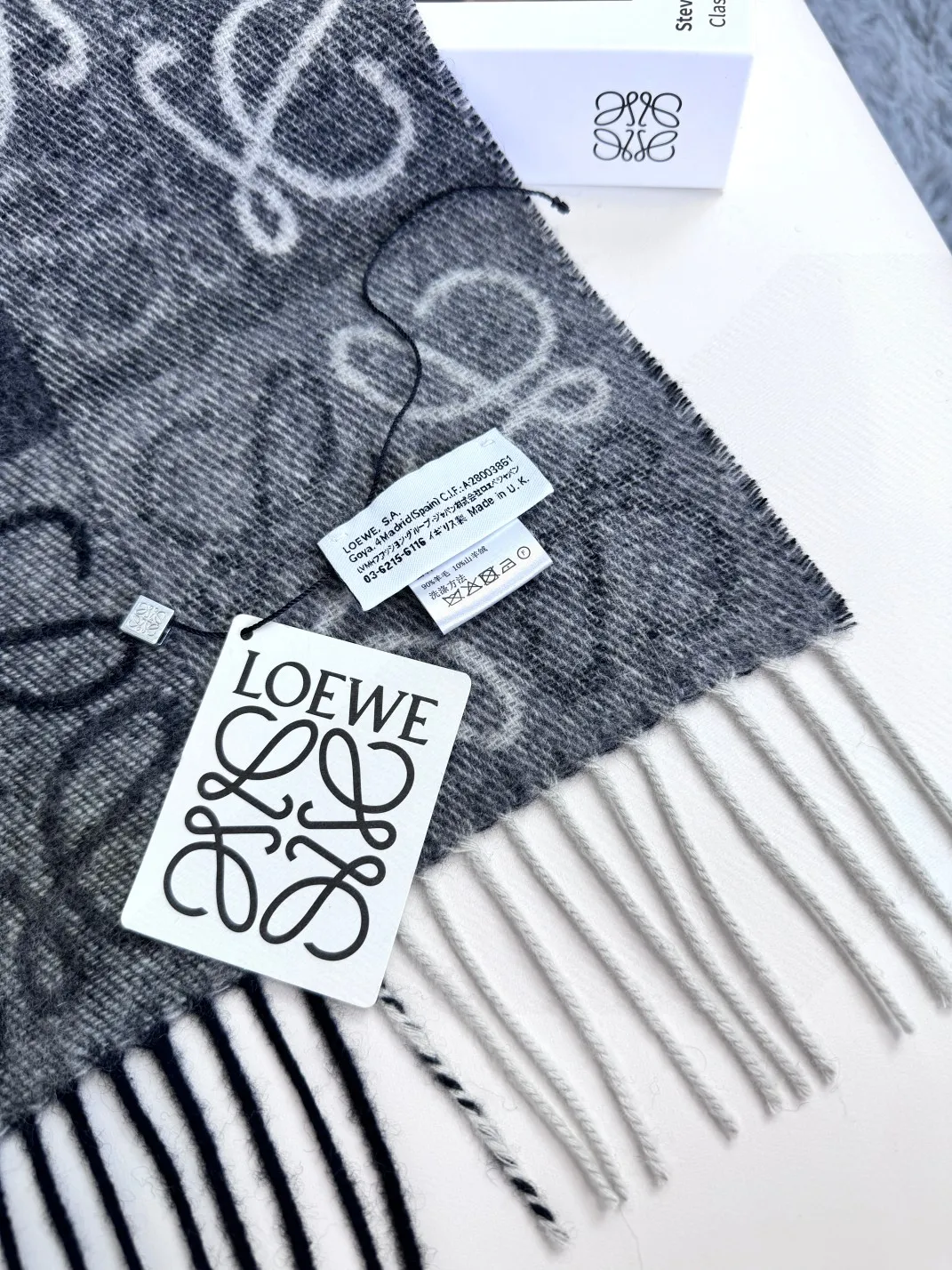【LOEWE ロエベ】スカーフ40*200CM   241109