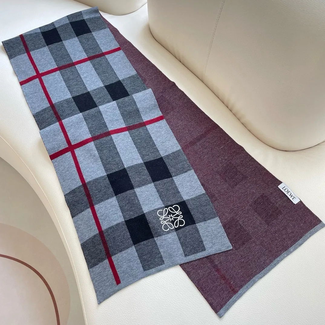 【LOEWE ロエベ】スカーフ32*180CM   241109