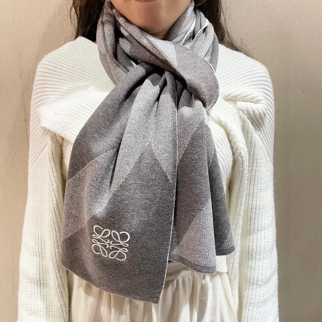 【LOEWE ロエベ】スカーフ32*180CM   241109