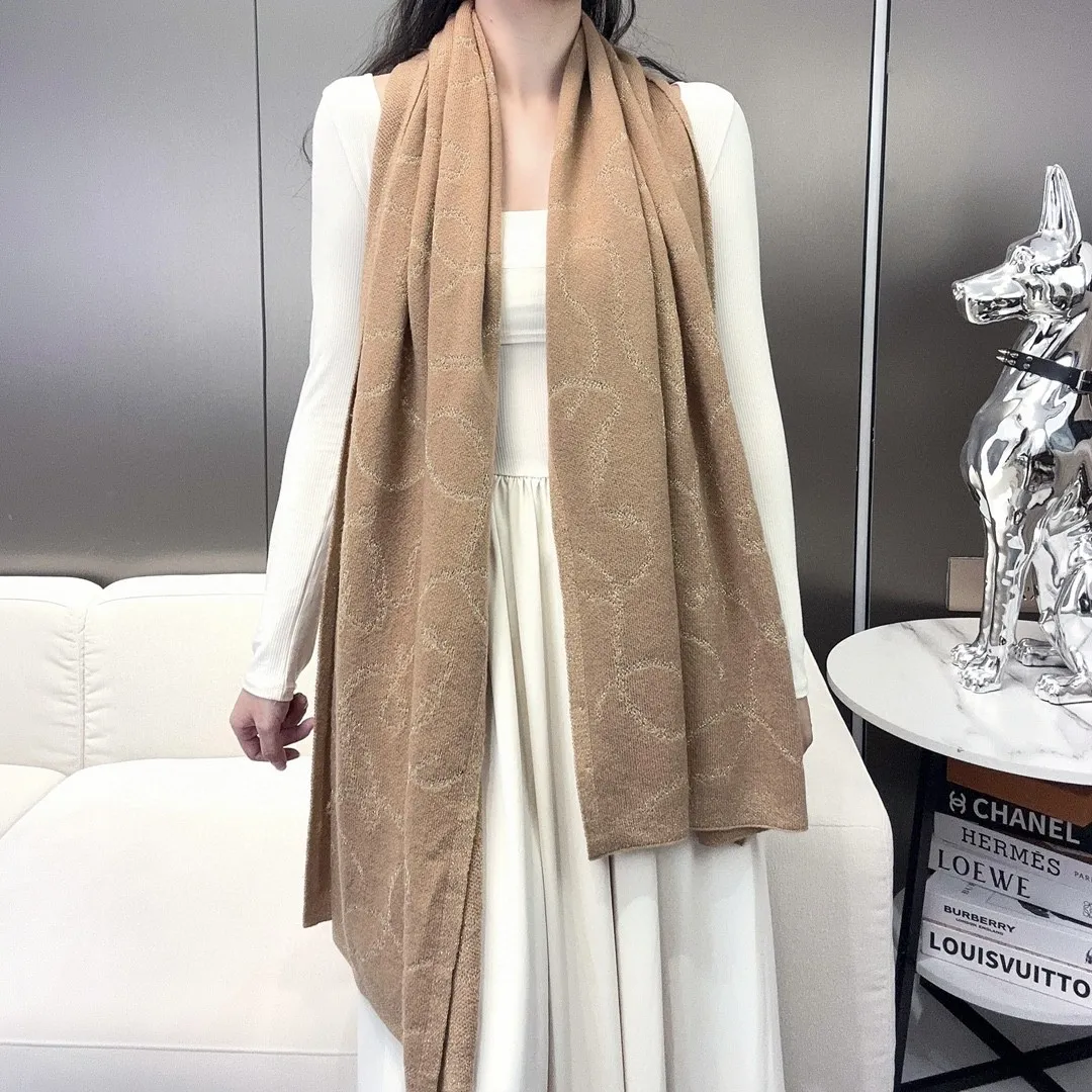 【CELINE セリーヌ】スカーフ  62*195CM  241108