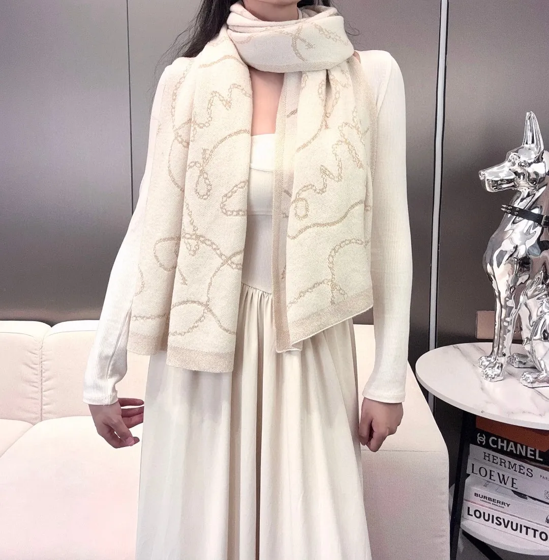 【CELINE セリーヌ】スカーフ  62*195CM  241108