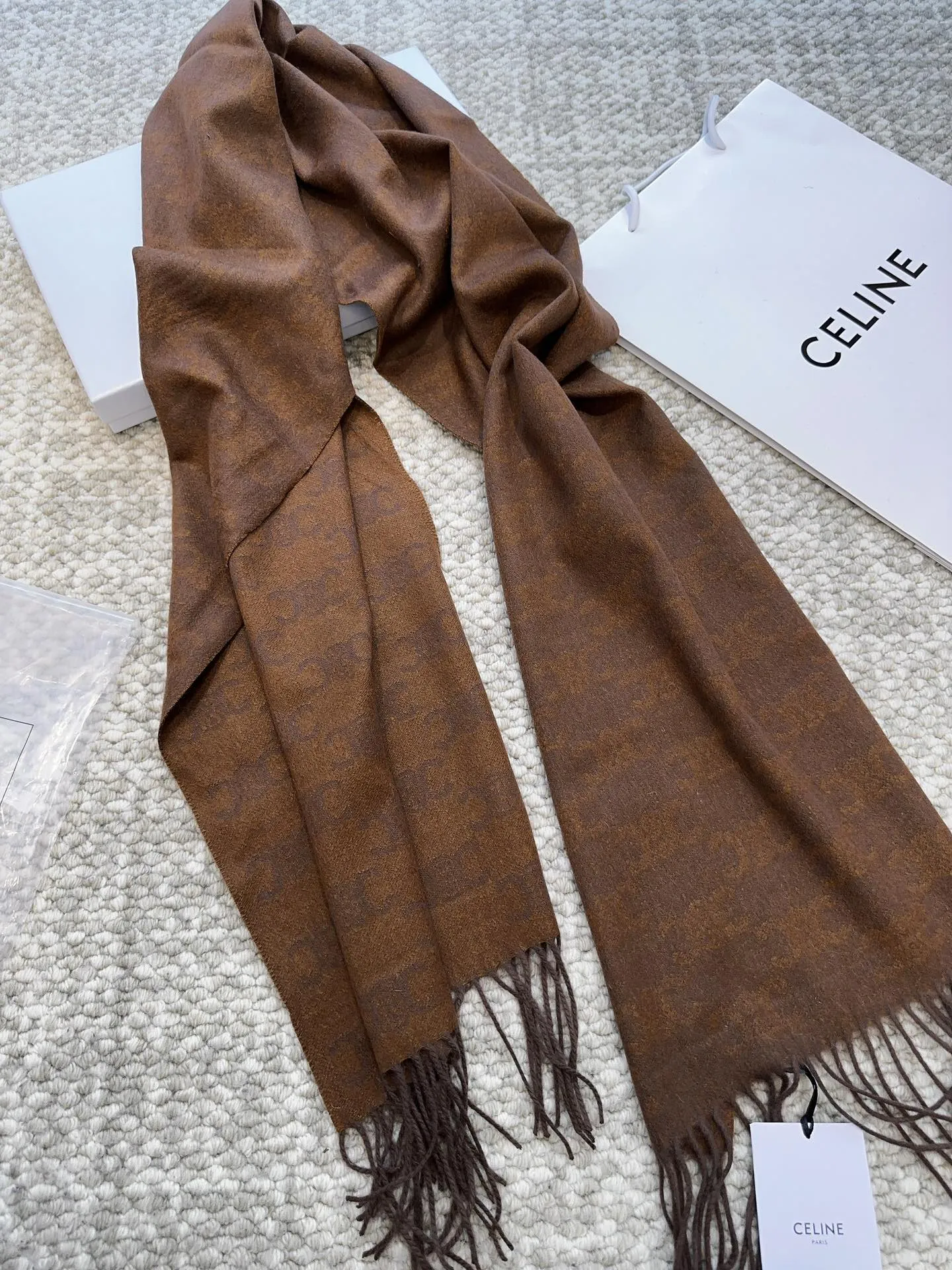 【CELINE セリーヌ】スカーフ 37*200CM  241108
